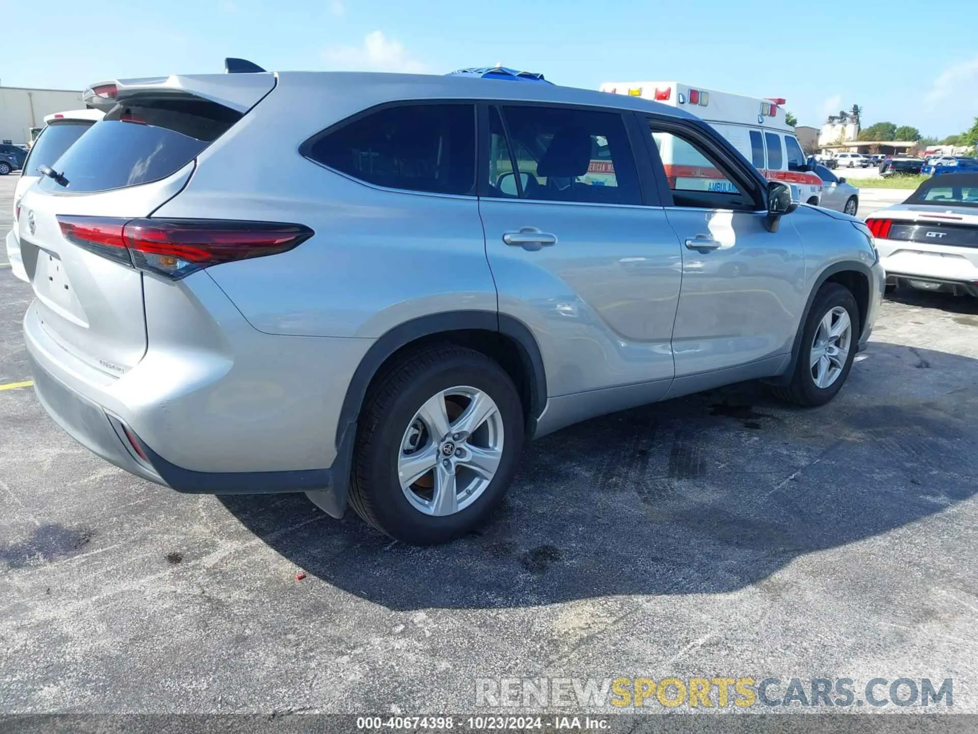 4 Photograph of a damaged car 5TDKDRBH5RS550700 TOYOTA HIGHLANDER 2024