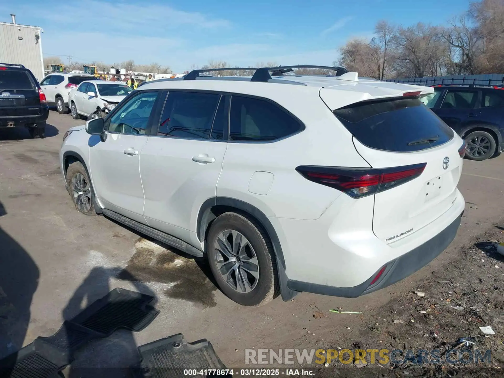 3 Photograph of a damaged car 5TDKDRBH5RS551491 TOYOTA HIGHLANDER 2024