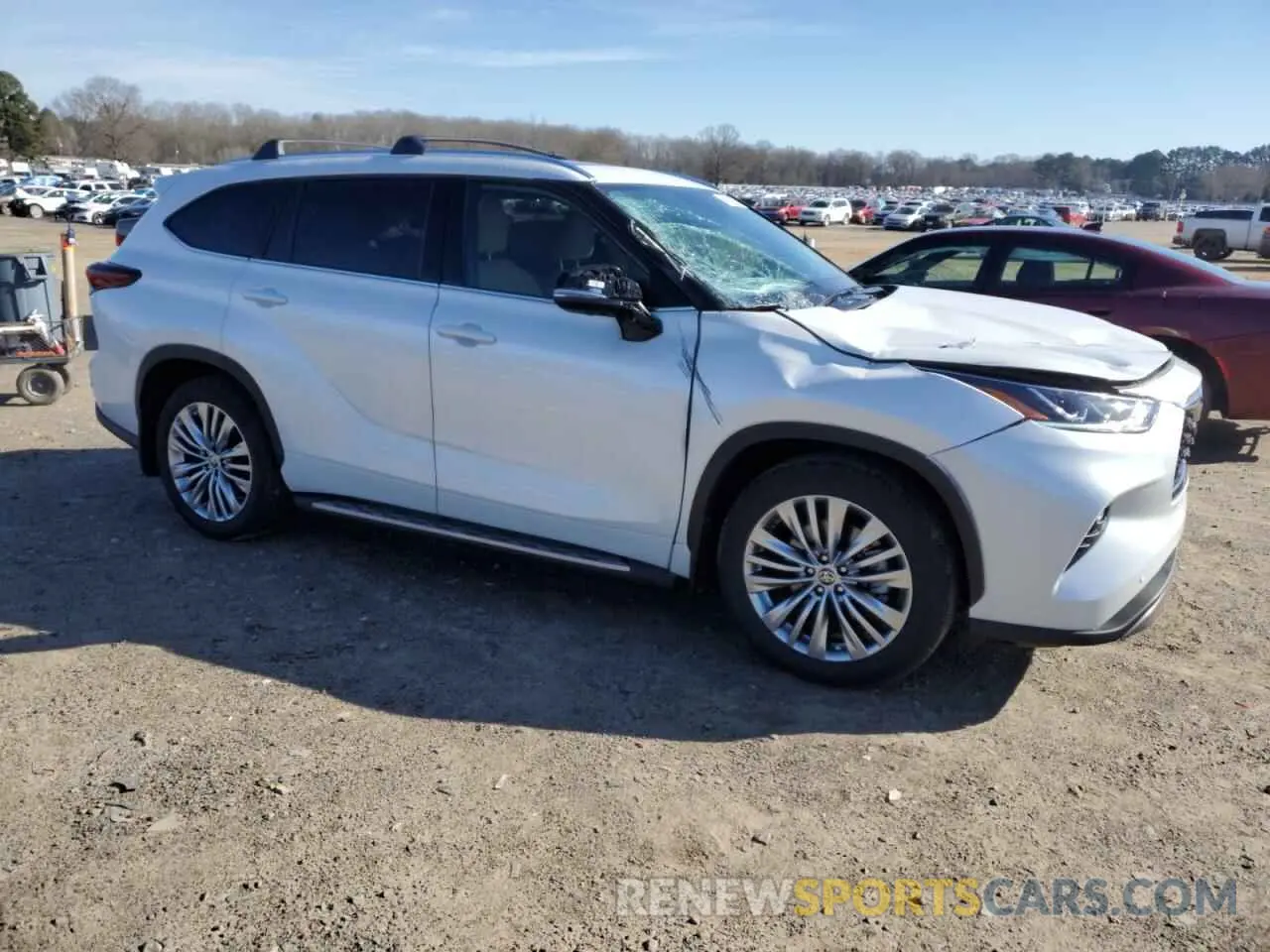 4 Photograph of a damaged car 5TDKDRBH5RS569375 TOYOTA HIGHLANDER 2024