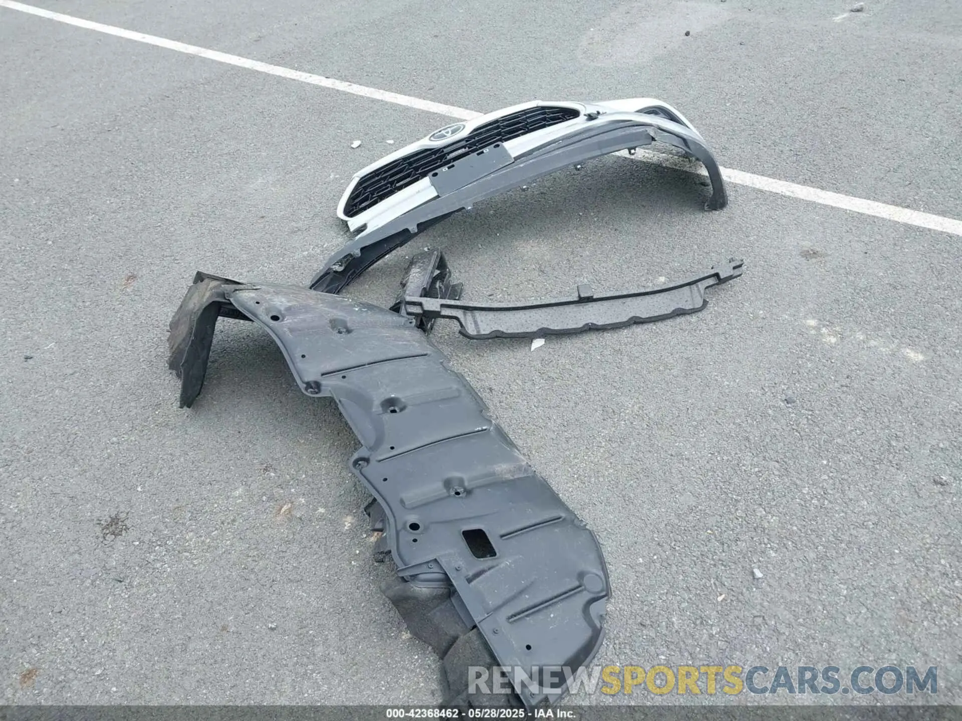12 Photograph of a damaged car 5TDKDRBH6RS532755 TOYOTA HIGHLANDER 2024