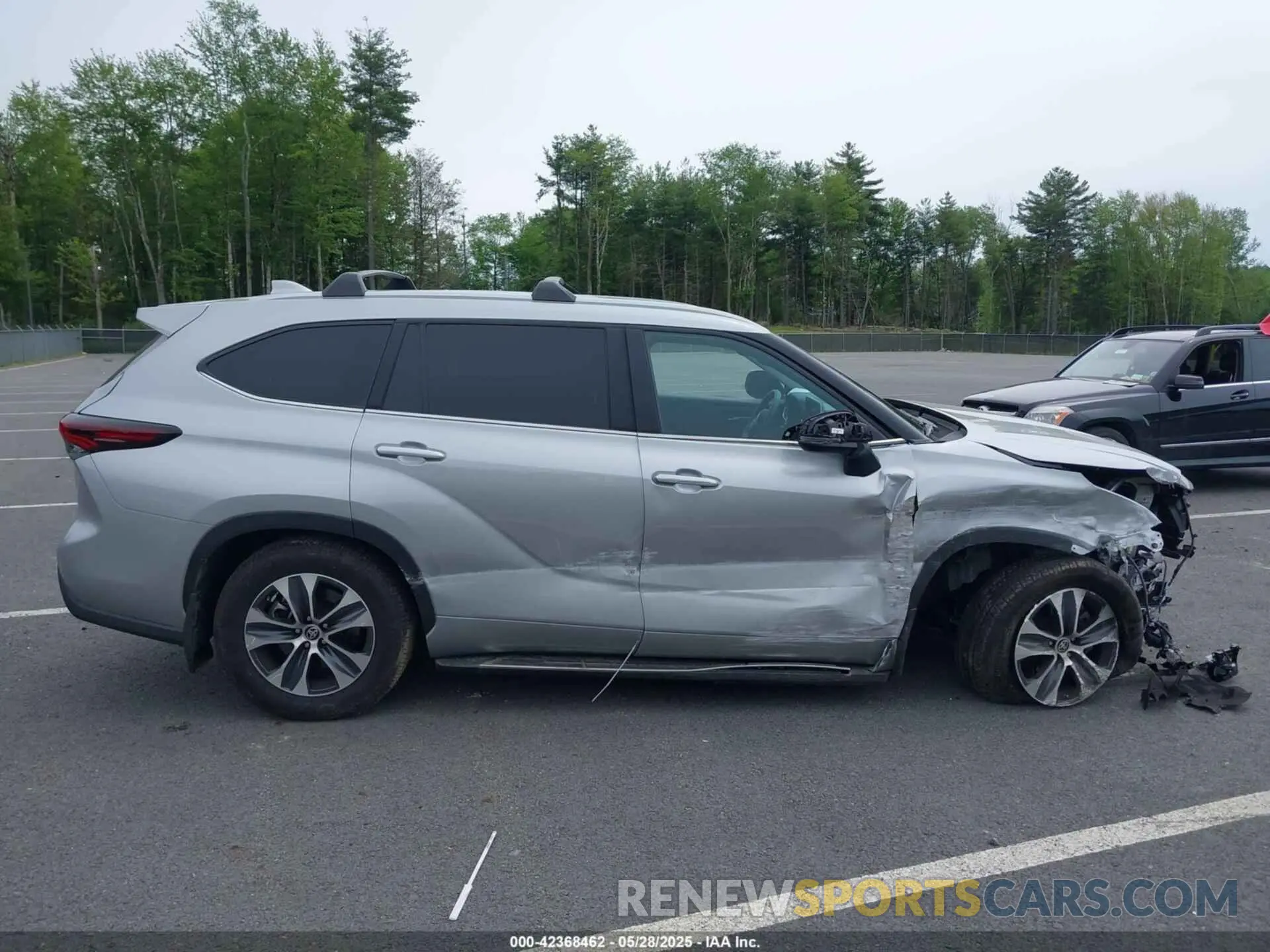 14 Photograph of a damaged car 5TDKDRBH6RS532755 TOYOTA HIGHLANDER 2024