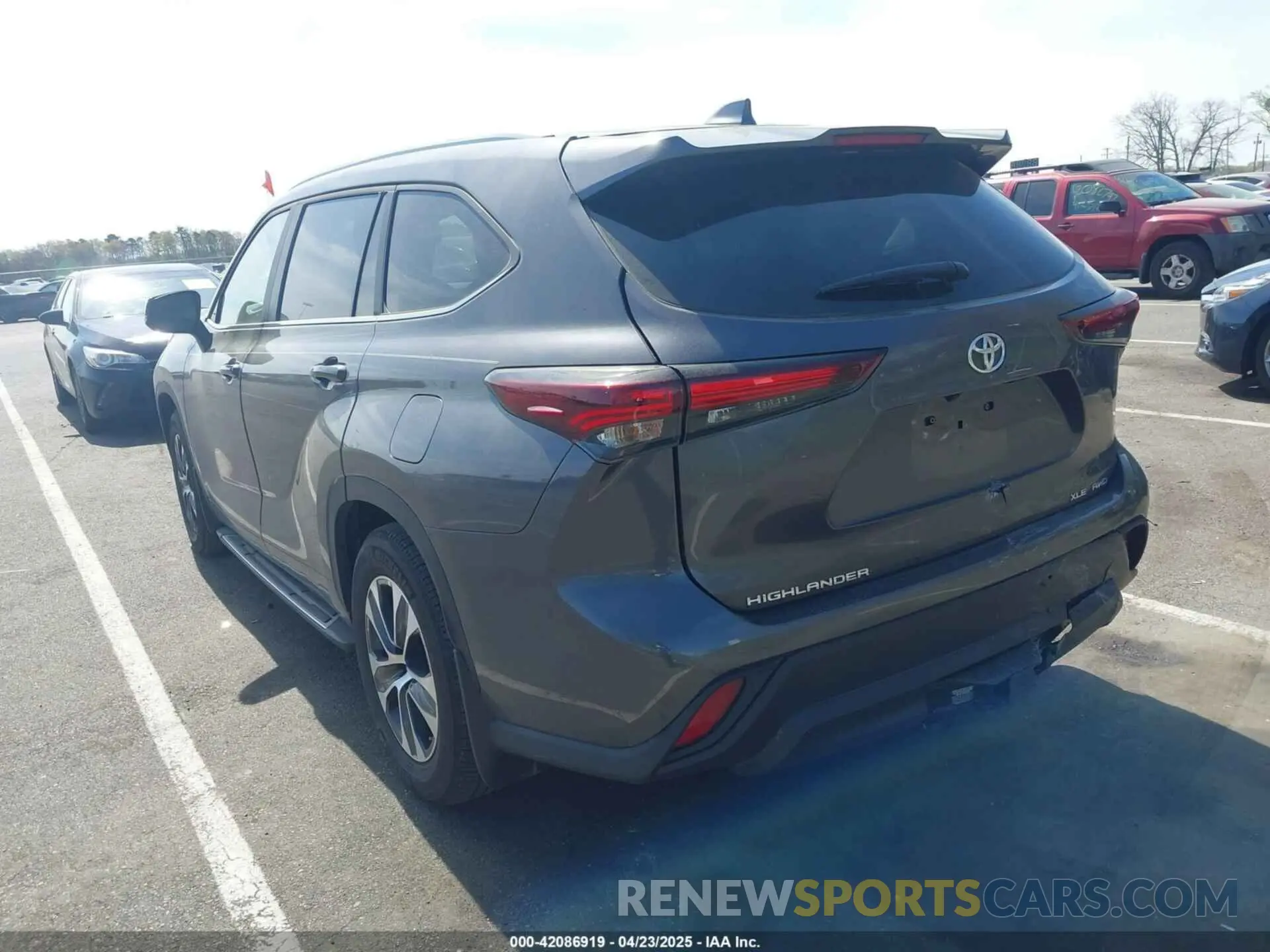 3 Photograph of a damaged car 5TDKDRBH6RS552634 TOYOTA HIGHLANDER 2024