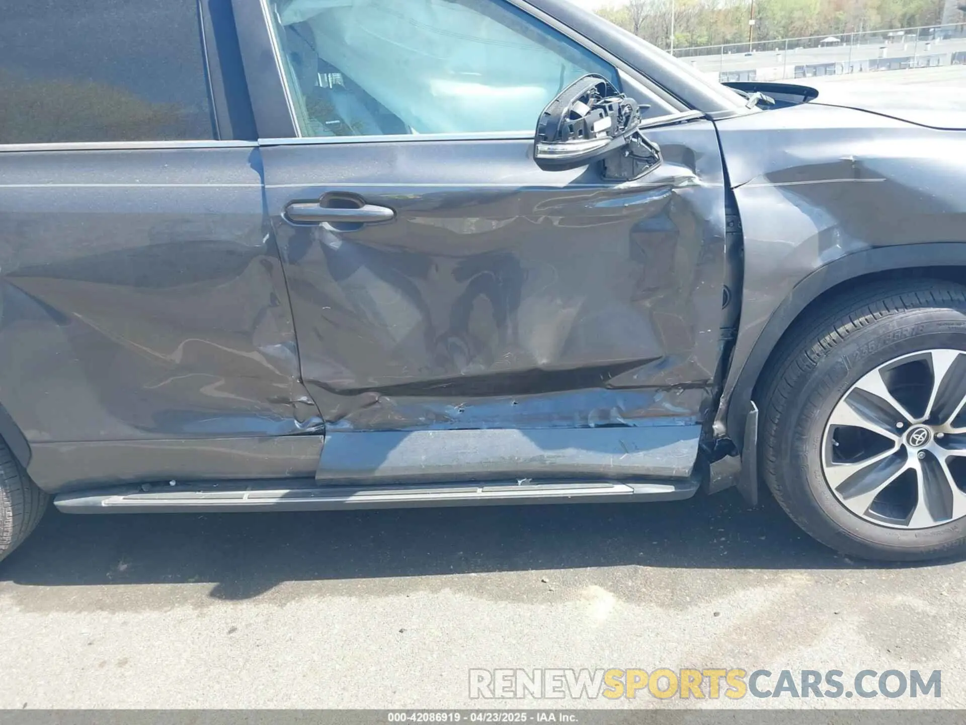 6 Photograph of a damaged car 5TDKDRBH6RS552634 TOYOTA HIGHLANDER 2024