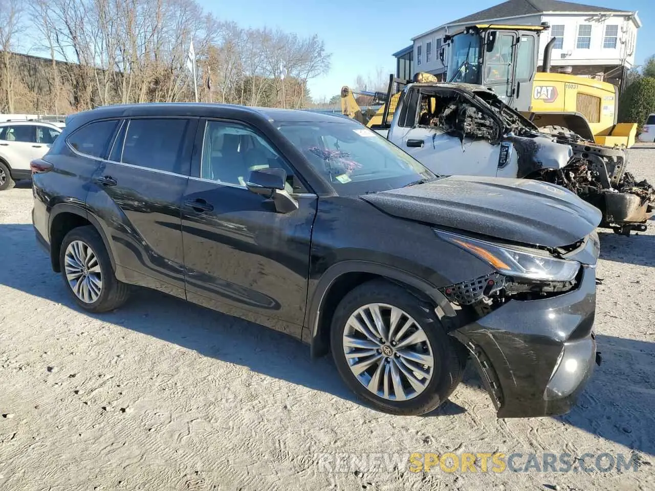 4 Photograph of a damaged car 5TDKDRBH7RS535664 TOYOTA HIGHLANDER 2024