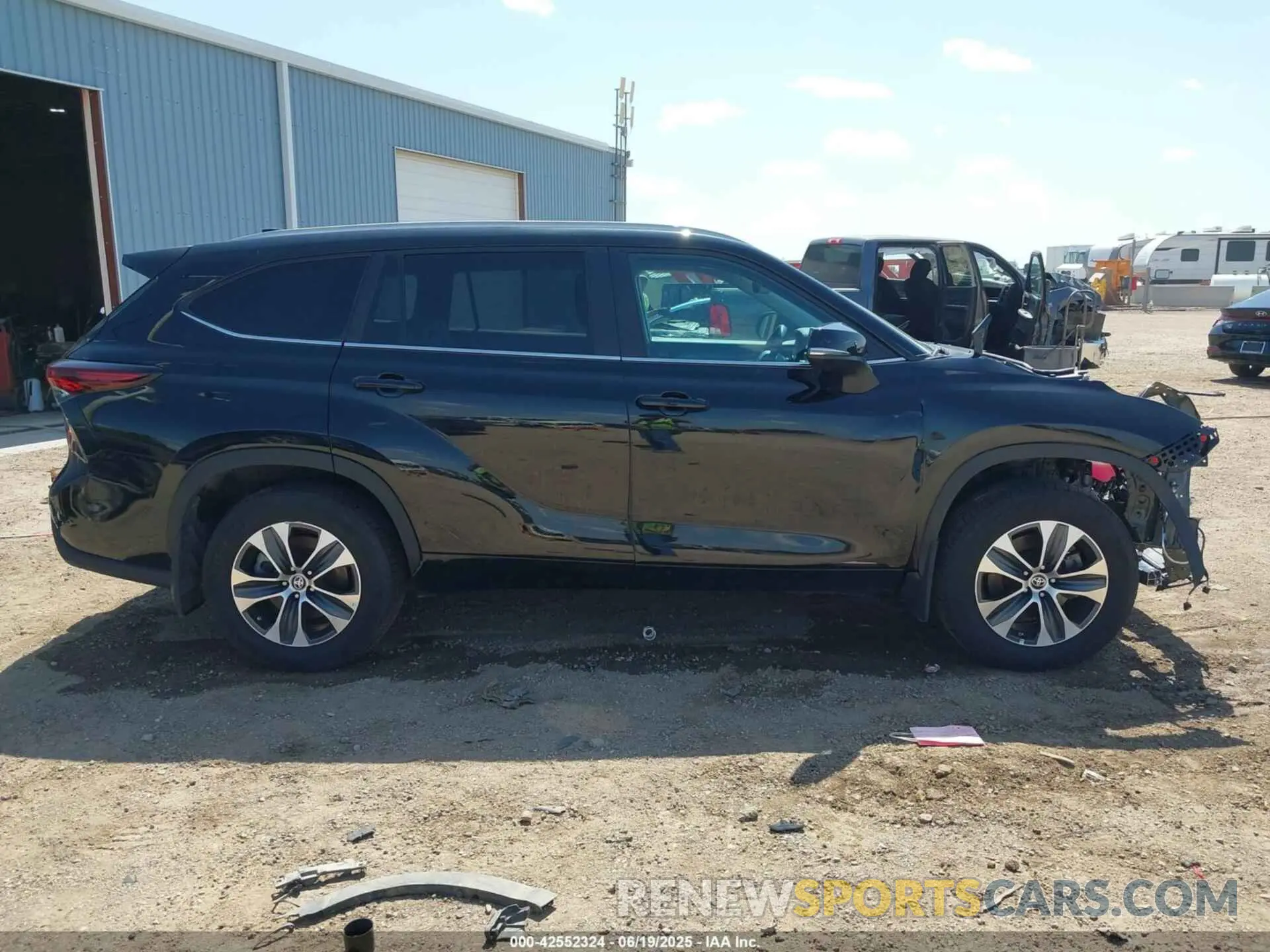 14 Photograph of a damaged car 5TDKDRBH7RS540914 TOYOTA HIGHLANDER 2024