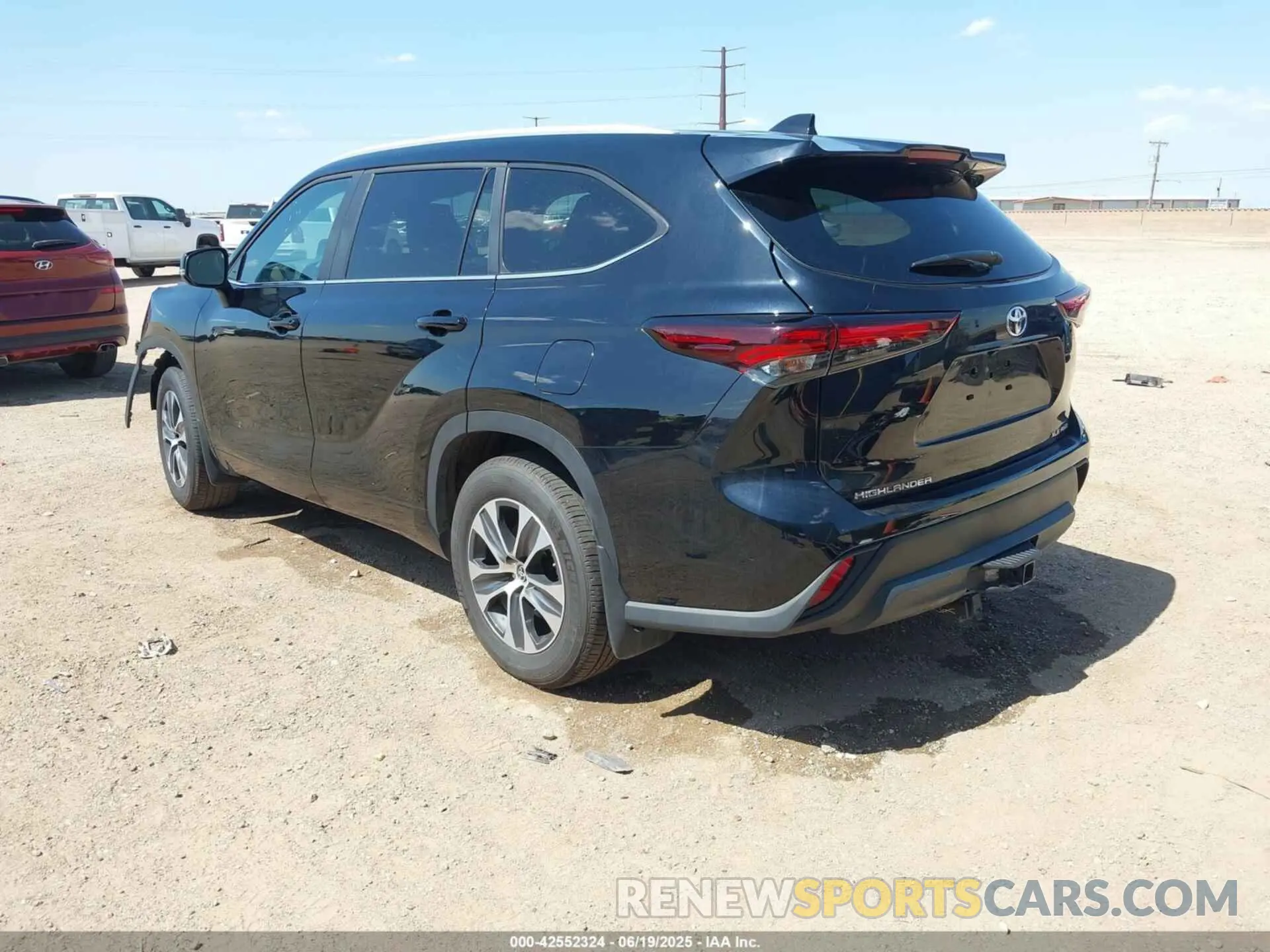 3 Photograph of a damaged car 5TDKDRBH7RS540914 TOYOTA HIGHLANDER 2024
