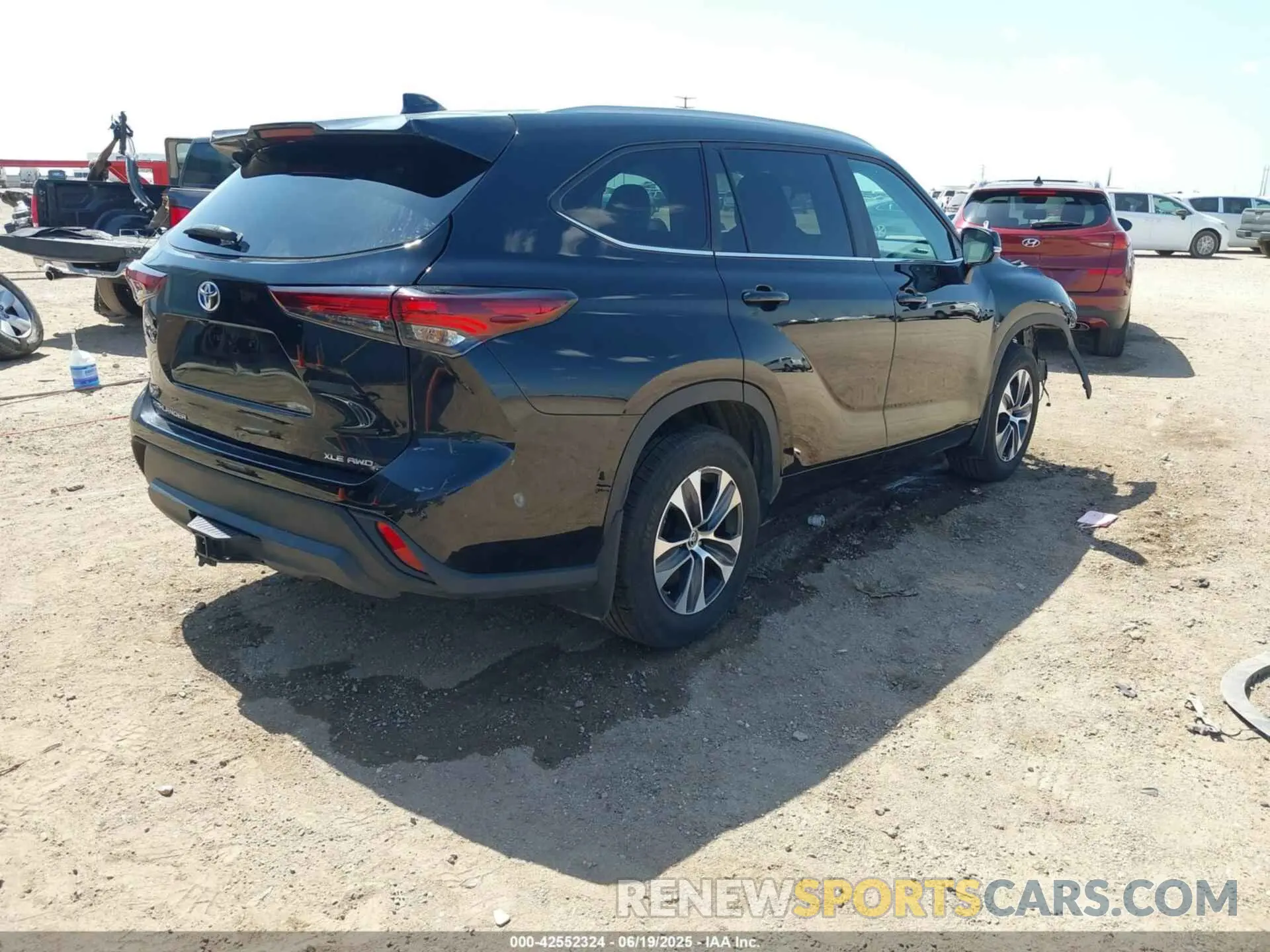 4 Photograph of a damaged car 5TDKDRBH7RS540914 TOYOTA HIGHLANDER 2024