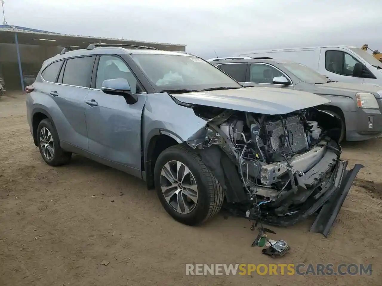 4 Photograph of a damaged car 5TDKDRBH7RS564646 TOYOTA HIGHLANDER 2024