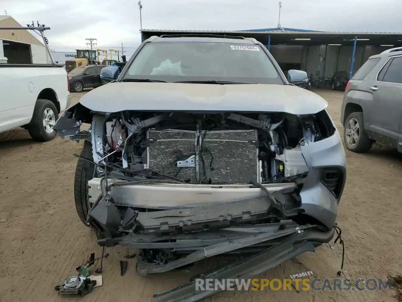 5 Photograph of a damaged car 5TDKDRBH7RS564646 TOYOTA HIGHLANDER 2024