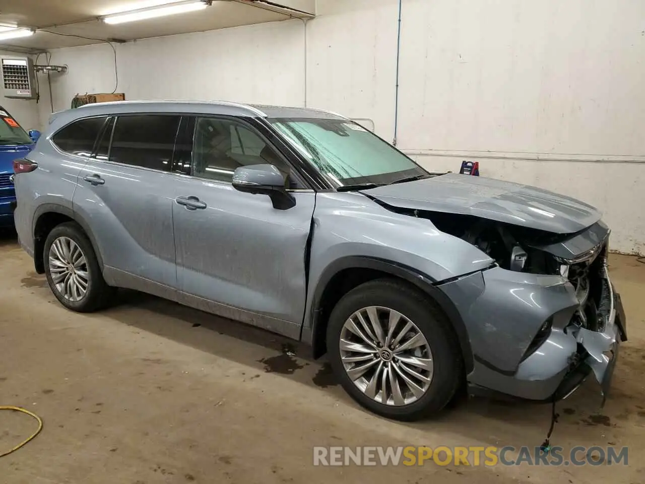 4 Photograph of a damaged car 5TDKDRBH8RS570438 TOYOTA HIGHLANDER 2024