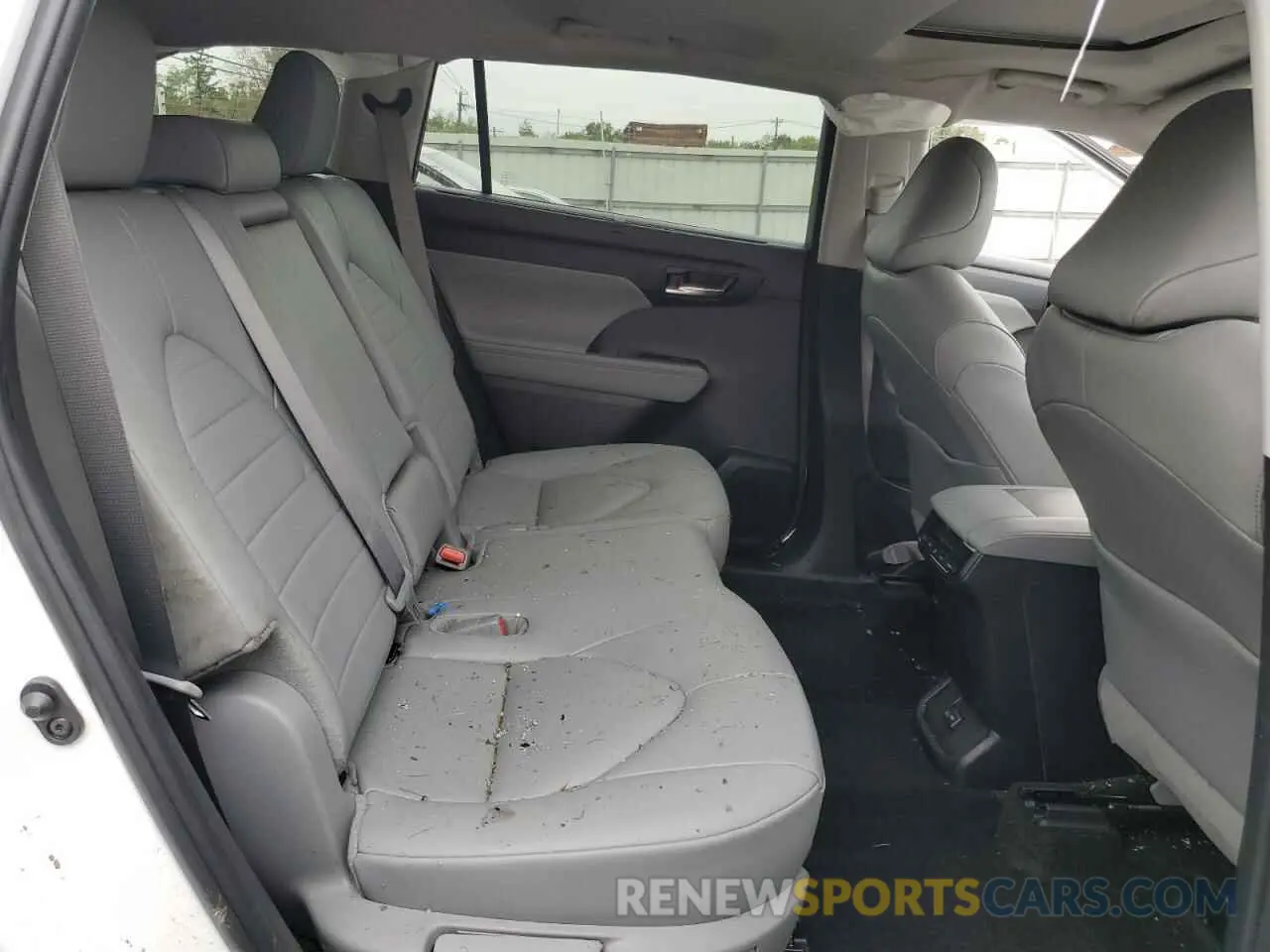 11 Photograph of a damaged car 5TDKDRBH9RS548643 TOYOTA HIGHLANDER 2024