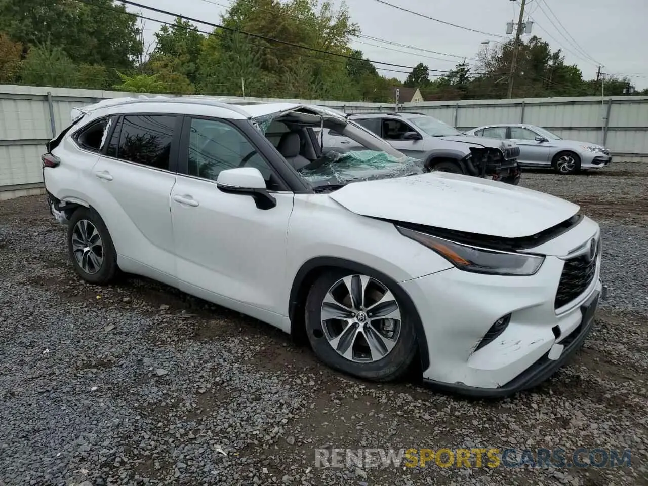 4 Photograph of a damaged car 5TDKDRBH9RS548643 TOYOTA HIGHLANDER 2024