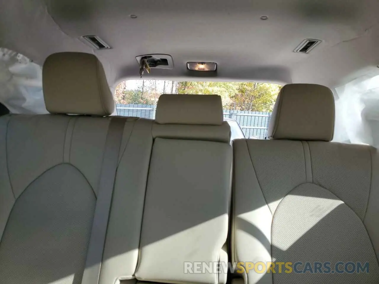 10 Photograph of a damaged car 5TDKDRBHXRS543287 TOYOTA HIGHLANDER 2024