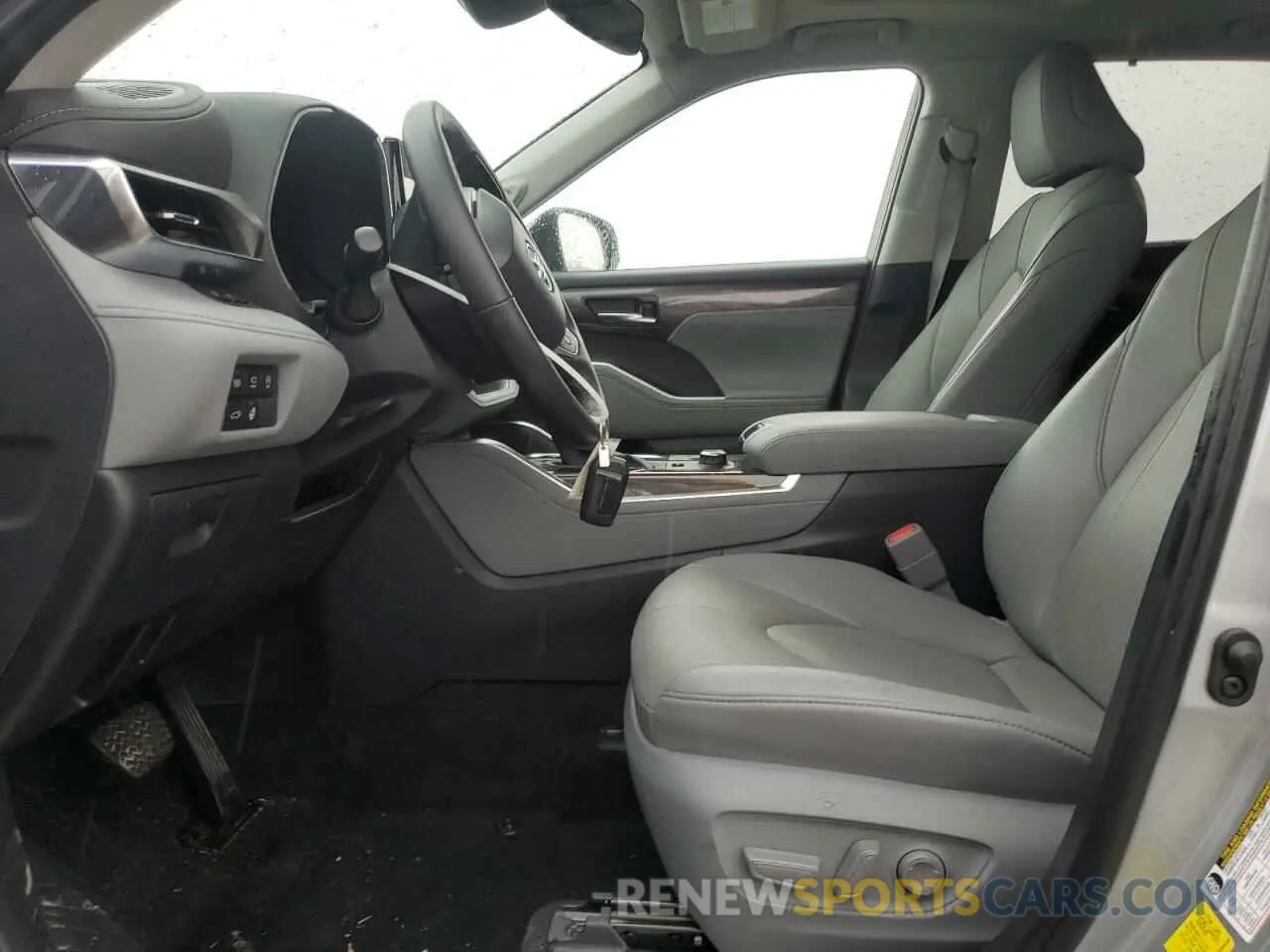 7 Photograph of a damaged car 5TDKDRBHXRS544410 TOYOTA HIGHLANDER 2024