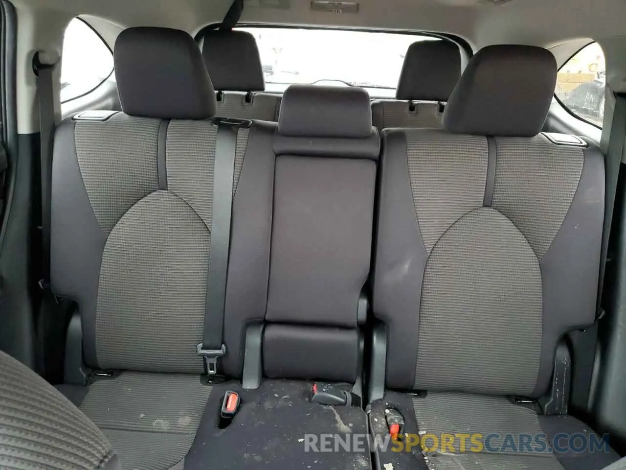 10 Photograph of a damaged car 5TDKDRBHXRS549445 TOYOTA HIGHLANDER 2024