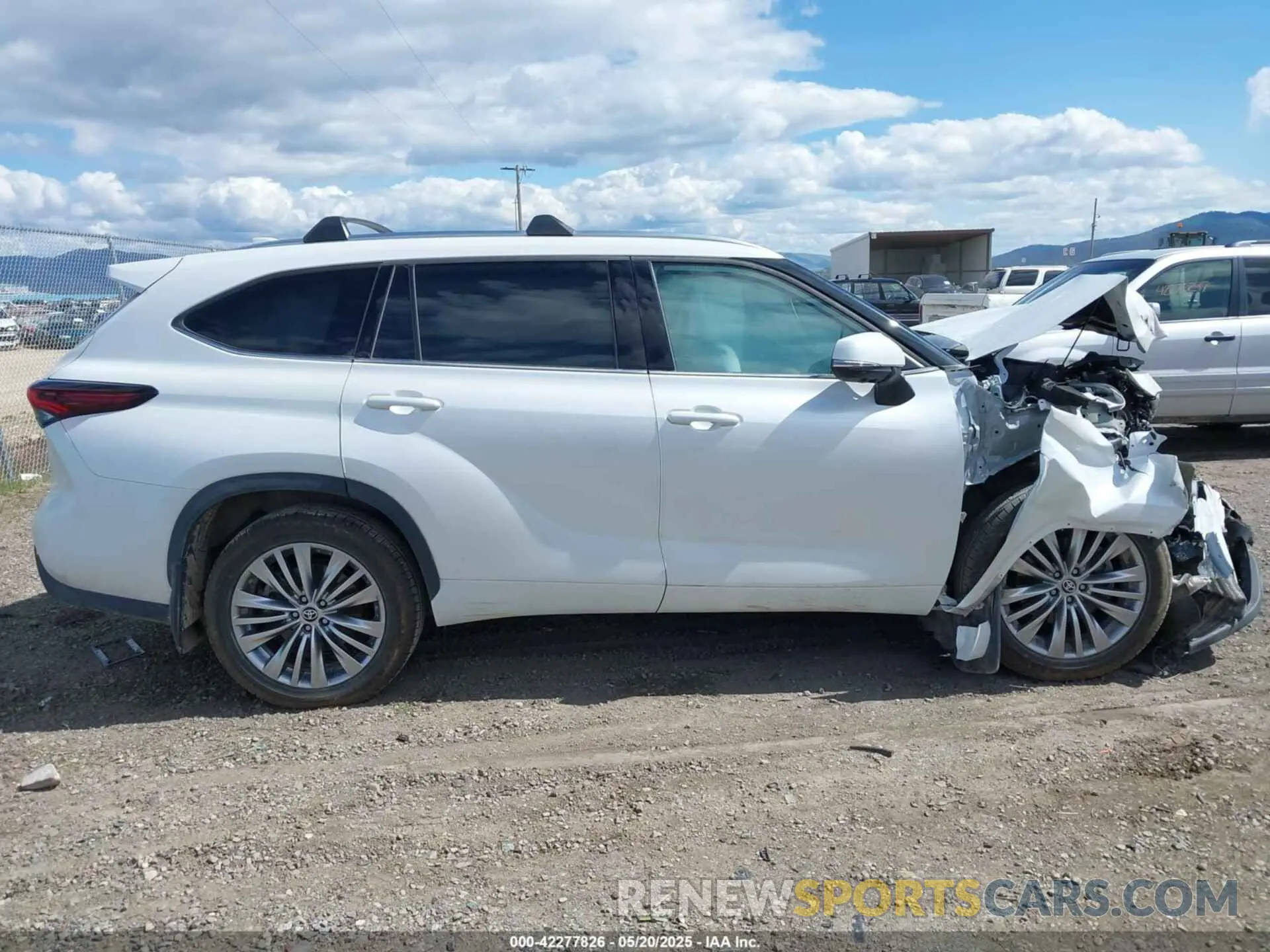13 Photograph of a damaged car 5TDKDRBHXRS572904 TOYOTA HIGHLANDER 2024