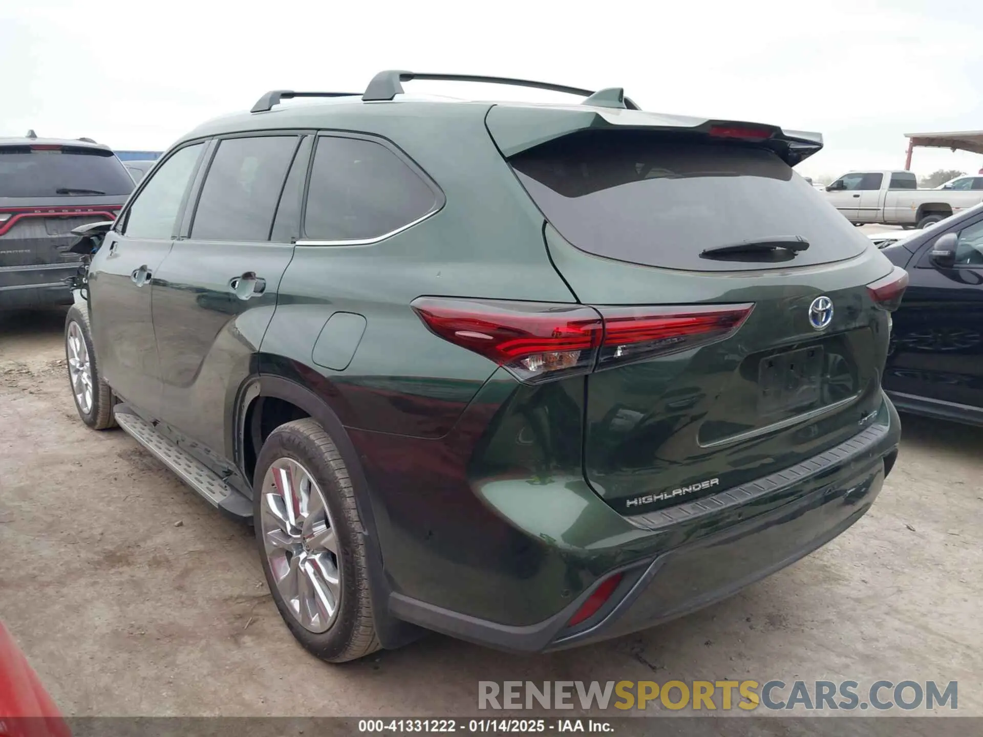 3 Photograph of a damaged car 5TDXBRCH5RS625342 TOYOTA HIGHLANDER 2024