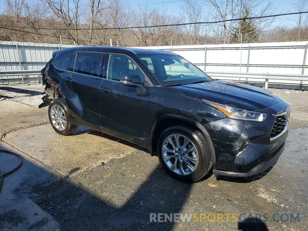 4 Photograph of a damaged car 5TDXBRCH5RS636180 TOYOTA HIGHLANDER 2024