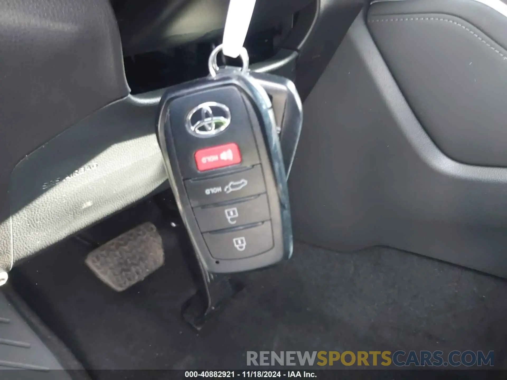 11 Photograph of a damaged car 5TDXBRCH5RS640360 TOYOTA HIGHLANDER 2024