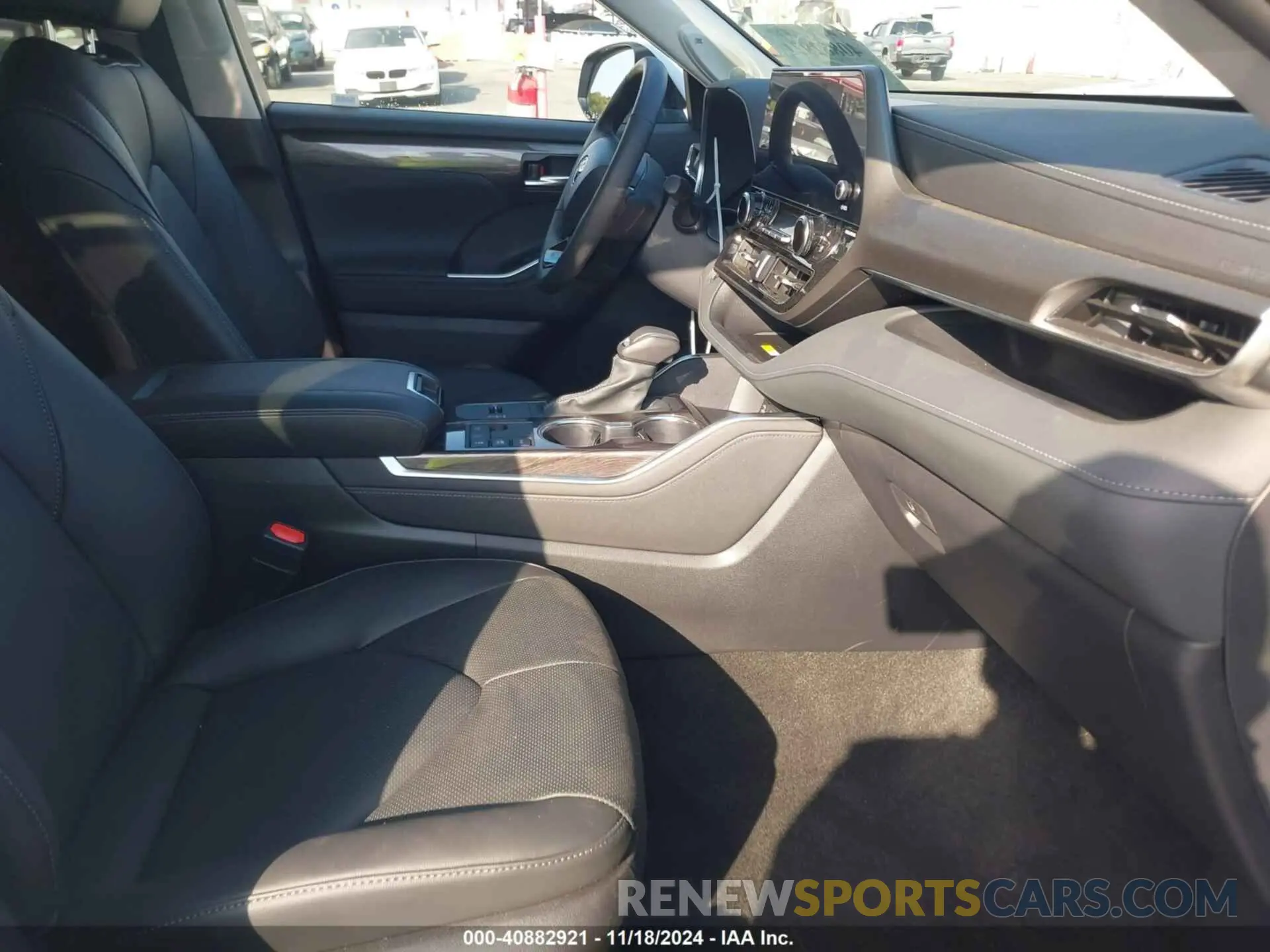 5 Photograph of a damaged car 5TDXBRCH5RS640360 TOYOTA HIGHLANDER 2024
