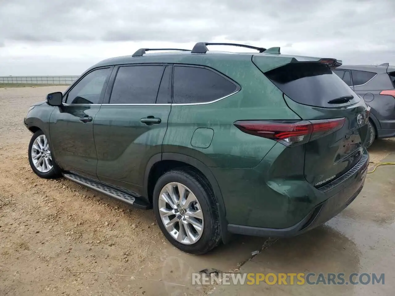 2 Photograph of a damaged car 5TDYARAH5RS536980 TOYOTA HIGHLANDER 2024