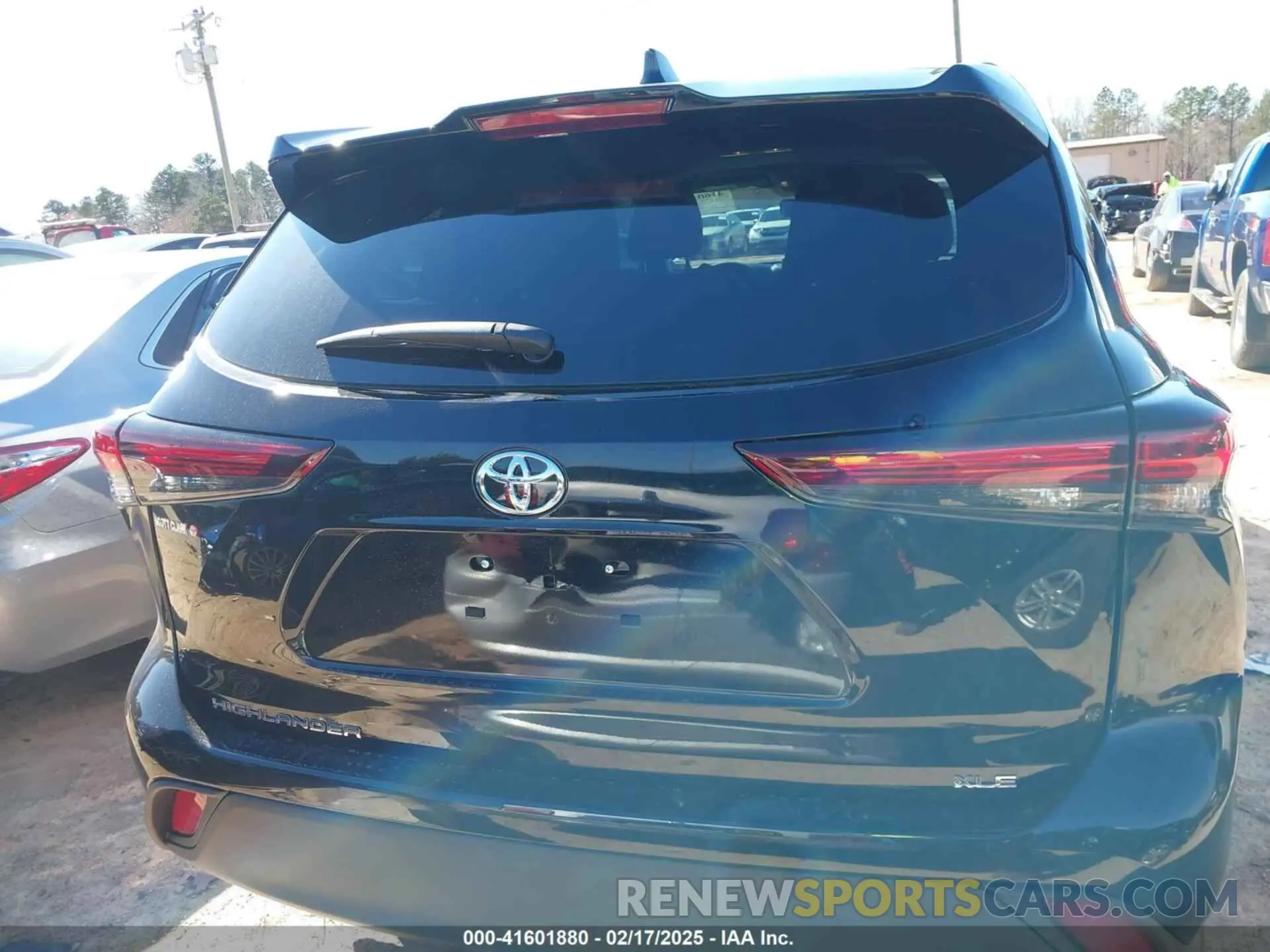 16 Photograph of a damaged car 5TDKDRAH8SS551248 TOYOTA HIGHLANDER 2025