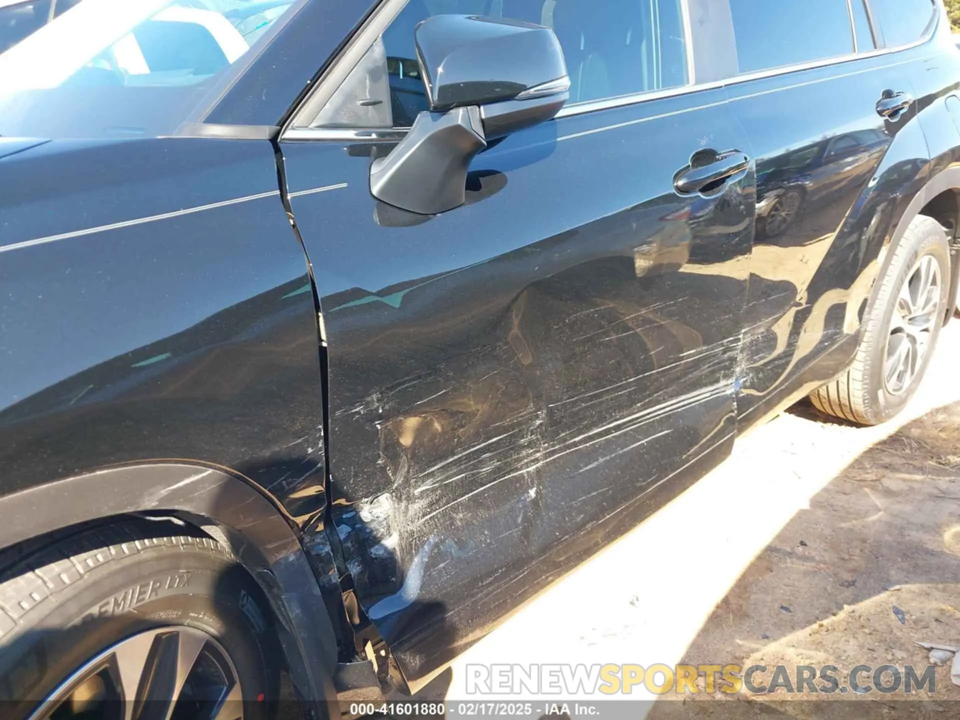 6 Photograph of a damaged car 5TDKDRAH8SS551248 TOYOTA HIGHLANDER 2025