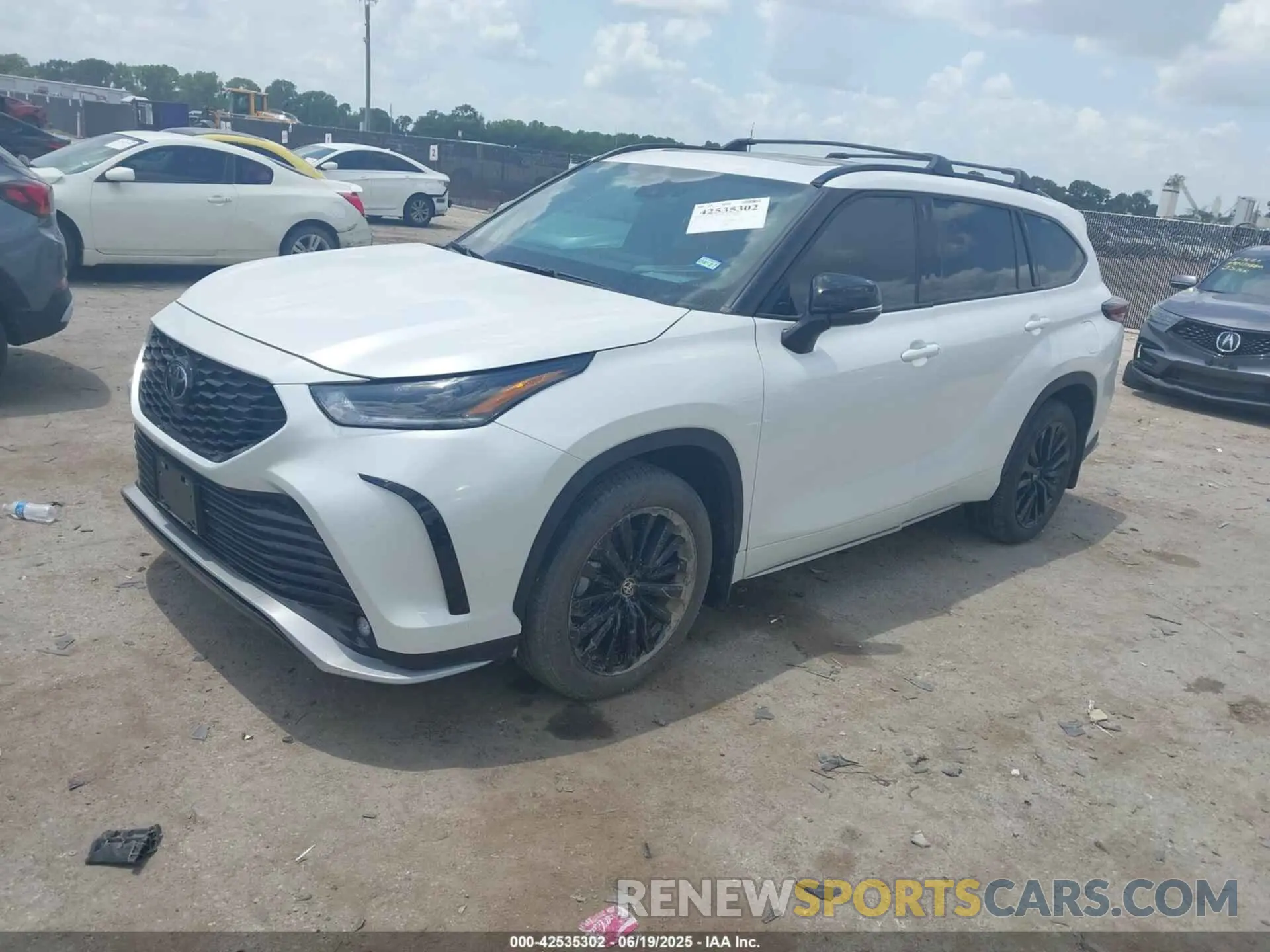 2 Photograph of a damaged car 5TDKDRBH2SS583000 TOYOTA HIGHLANDER 2025