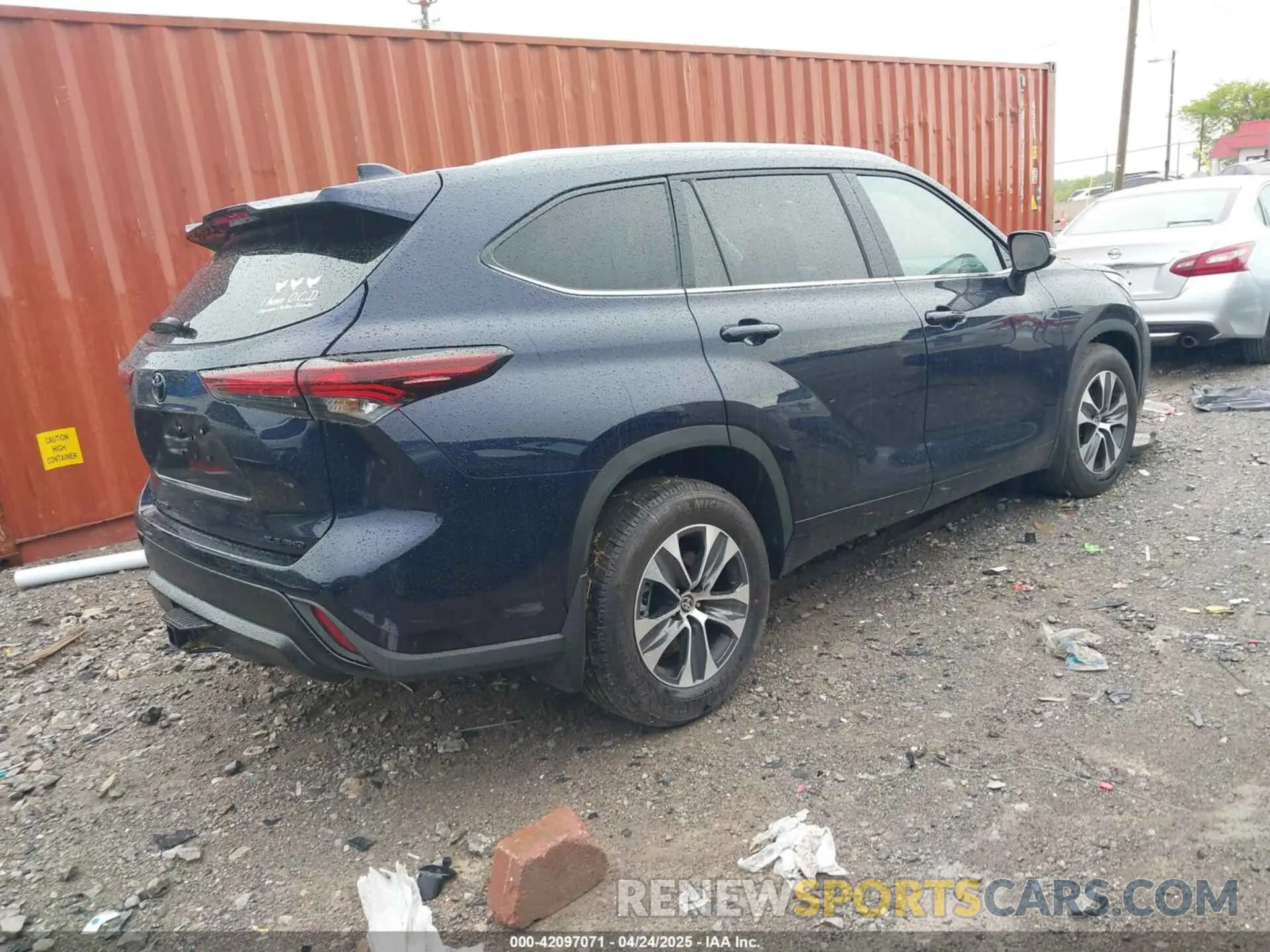 4 Photograph of a damaged car 5TDKDRBH7SS578651 TOYOTA HIGHLANDER 2025