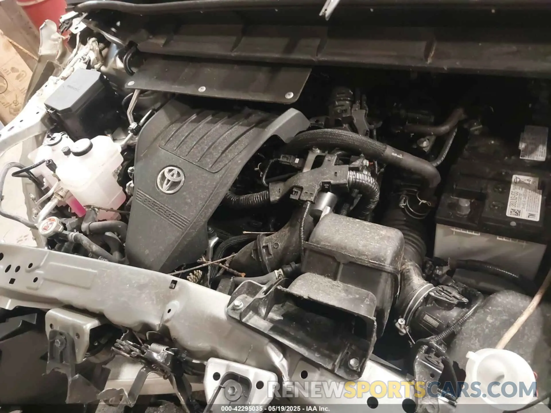10 Photograph of a damaged car 5TDKDRBH9SS576156 TOYOTA HIGHLANDER 2025