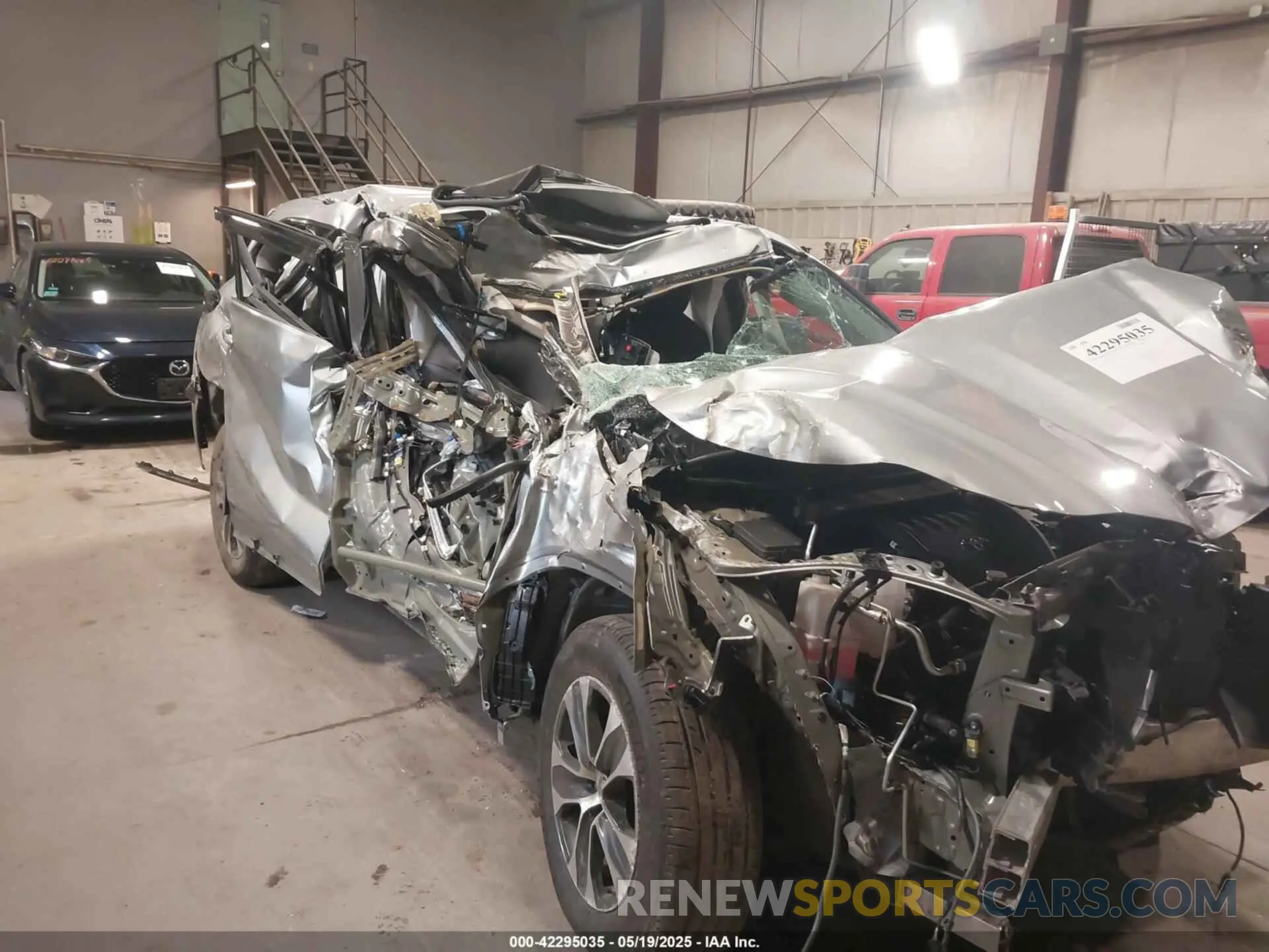 12 Photograph of a damaged car 5TDKDRBH9SS576156 TOYOTA HIGHLANDER 2025