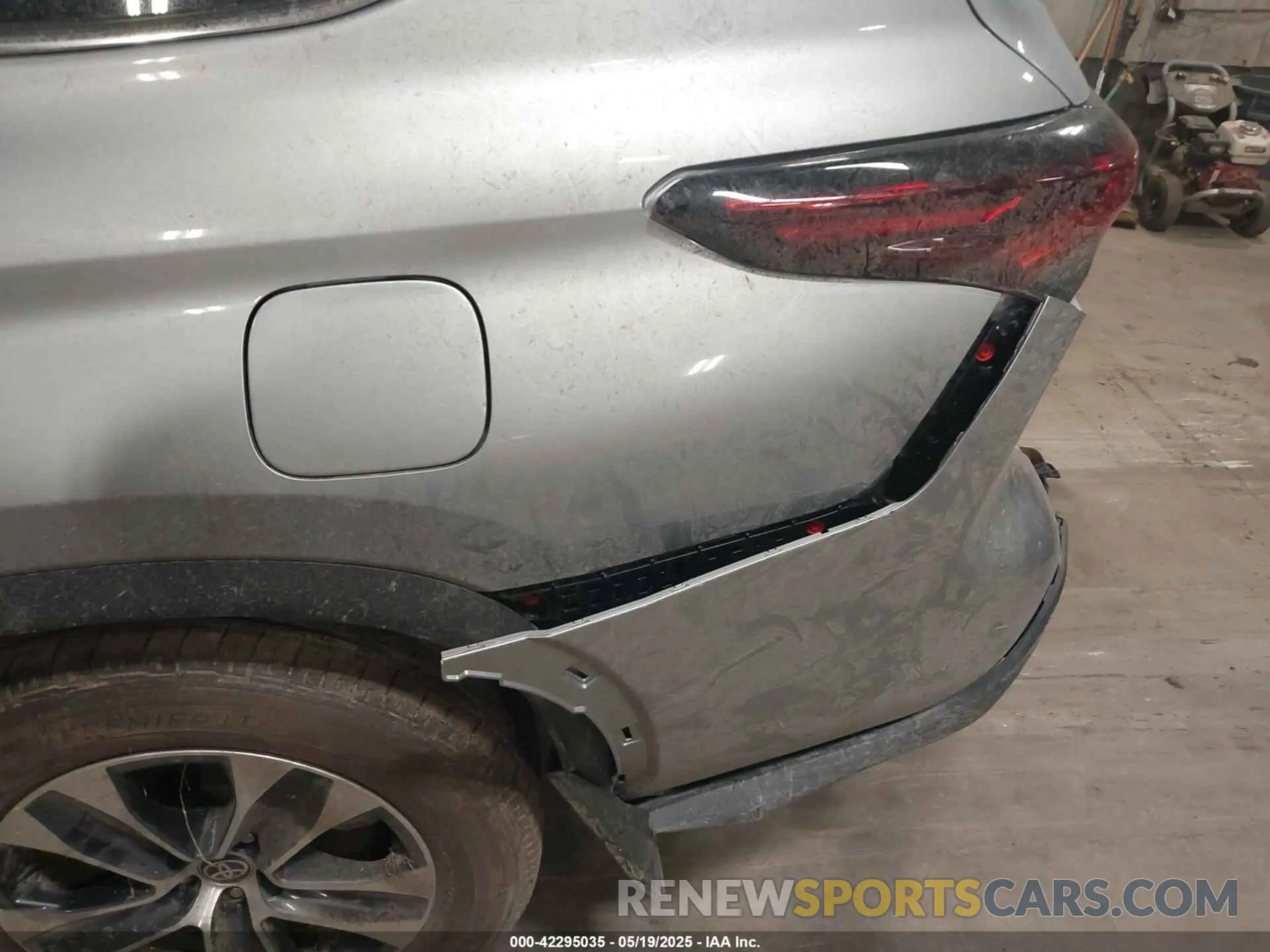 14 Photograph of a damaged car 5TDKDRBH9SS576156 TOYOTA HIGHLANDER 2025