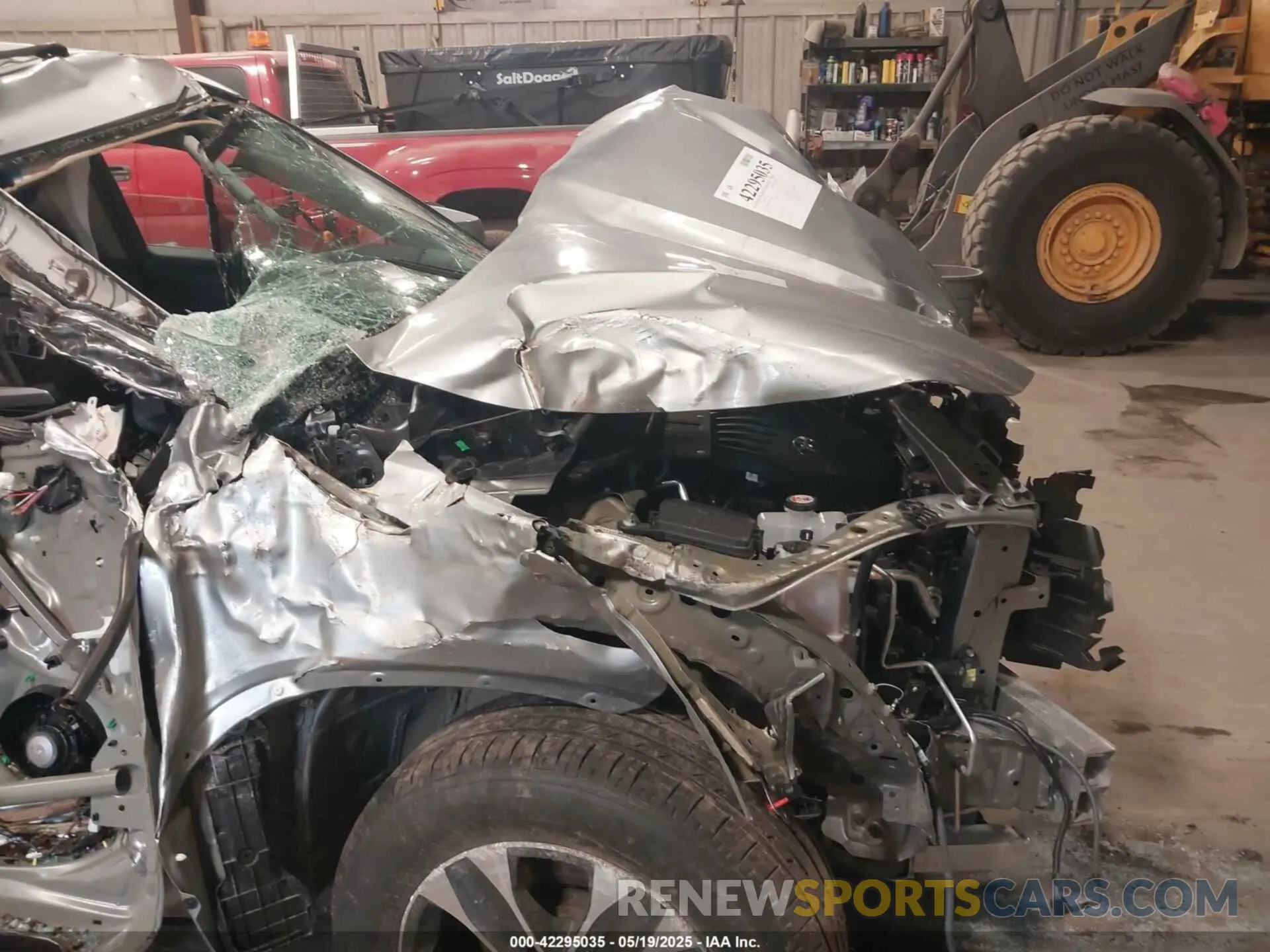 17 Photograph of a damaged car 5TDKDRBH9SS576156 TOYOTA HIGHLANDER 2025