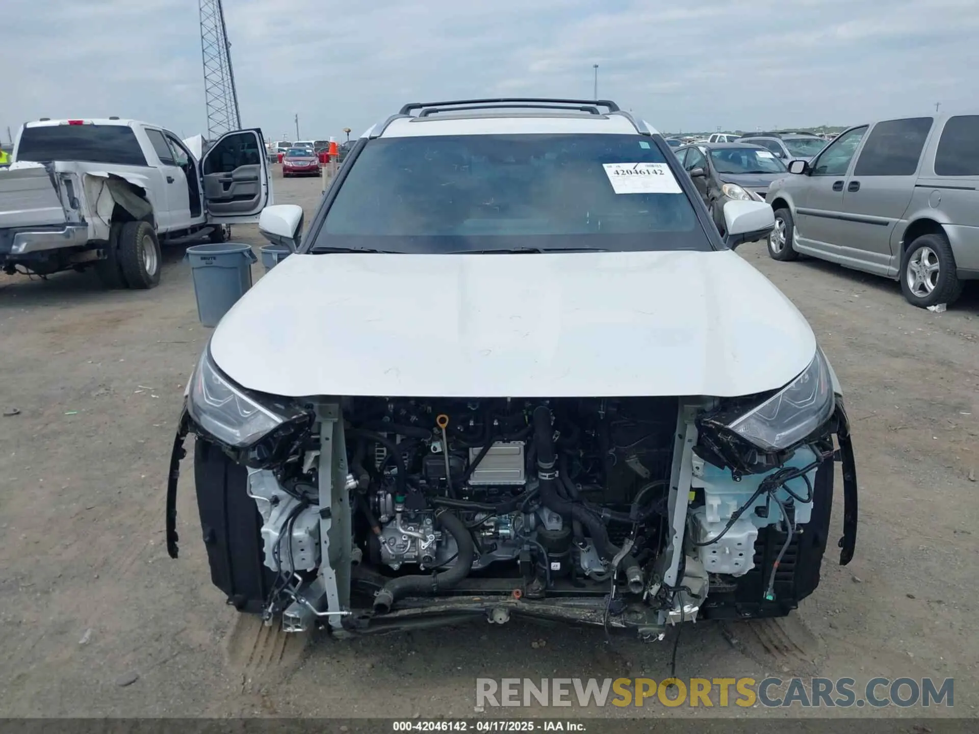 13 Photograph of a damaged car 5TDKDRBHXSS01A236 TOYOTA HIGHLANDER 2025