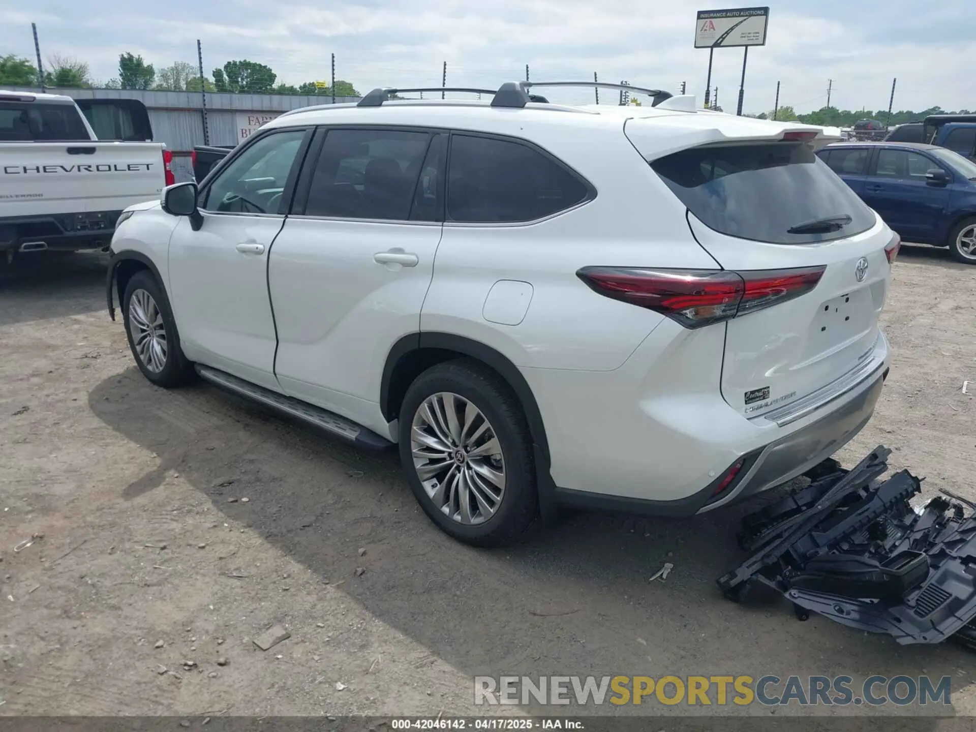 3 Photograph of a damaged car 5TDKDRBHXSS01A236 TOYOTA HIGHLANDER 2025