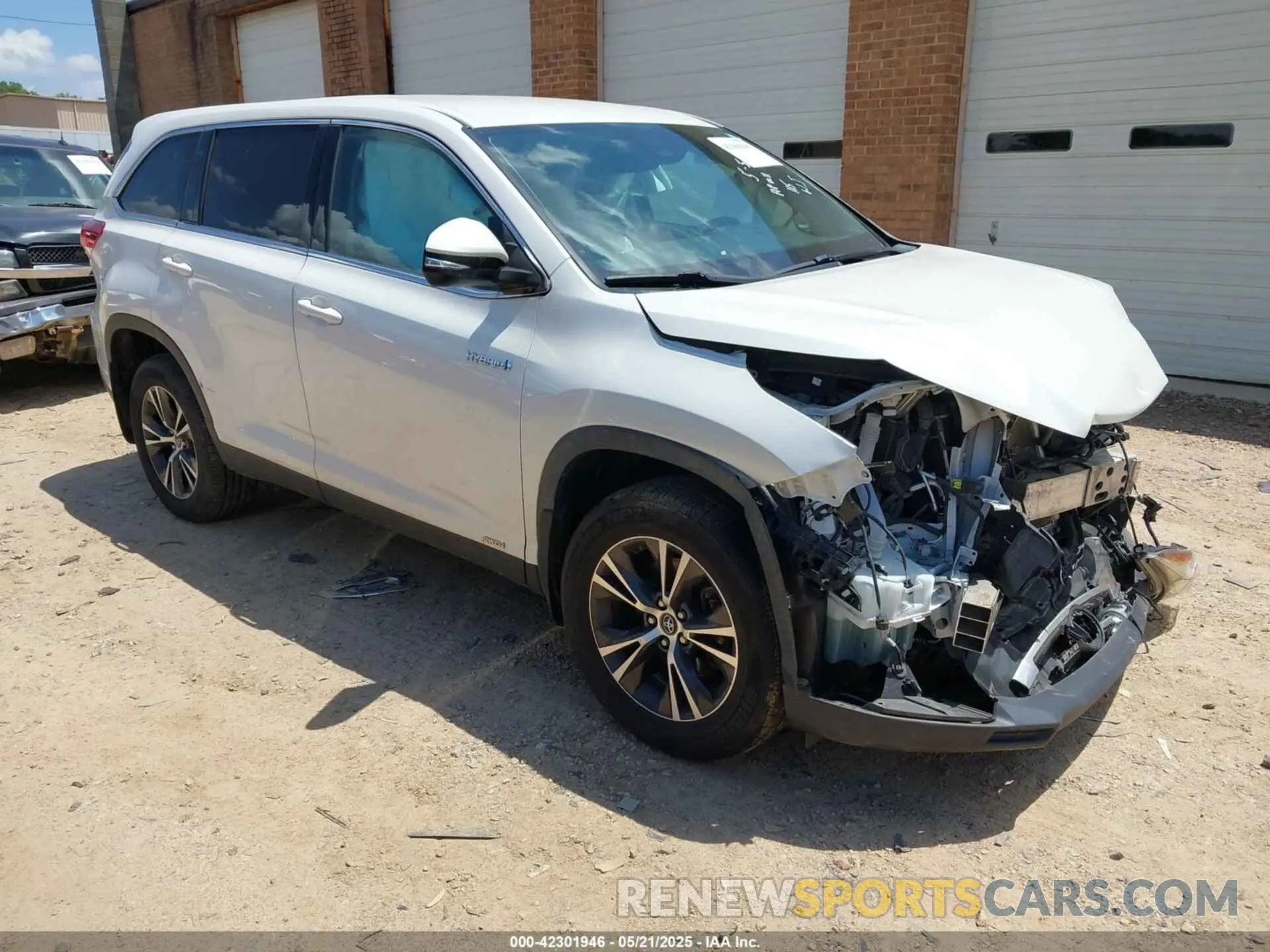 1 Photograph of a damaged car 5TDBGRFH6KS070611 TOYOTA HIGHLANDER HYBRID 2019