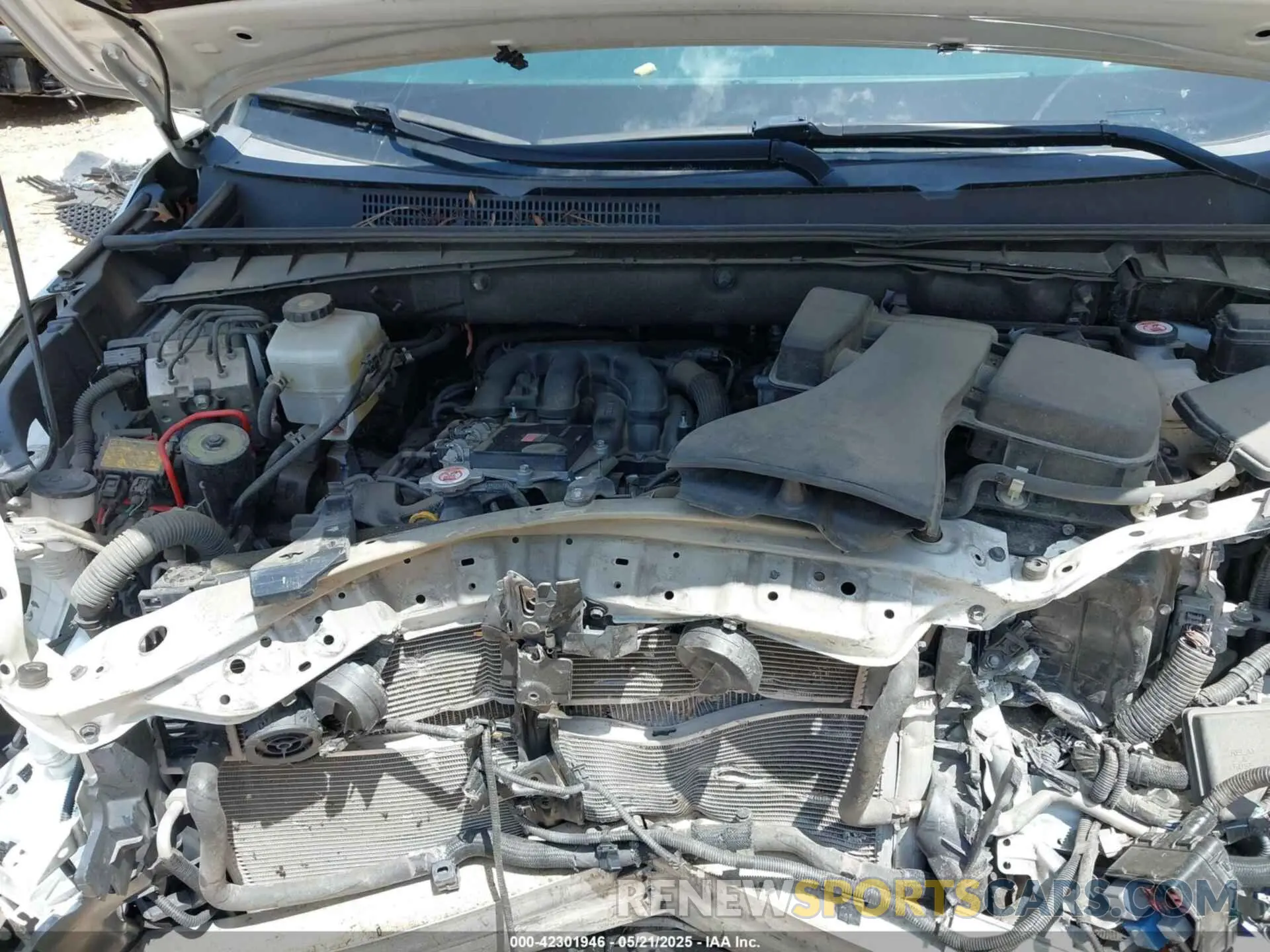 10 Photograph of a damaged car 5TDBGRFH6KS070611 TOYOTA HIGHLANDER HYBRID 2019