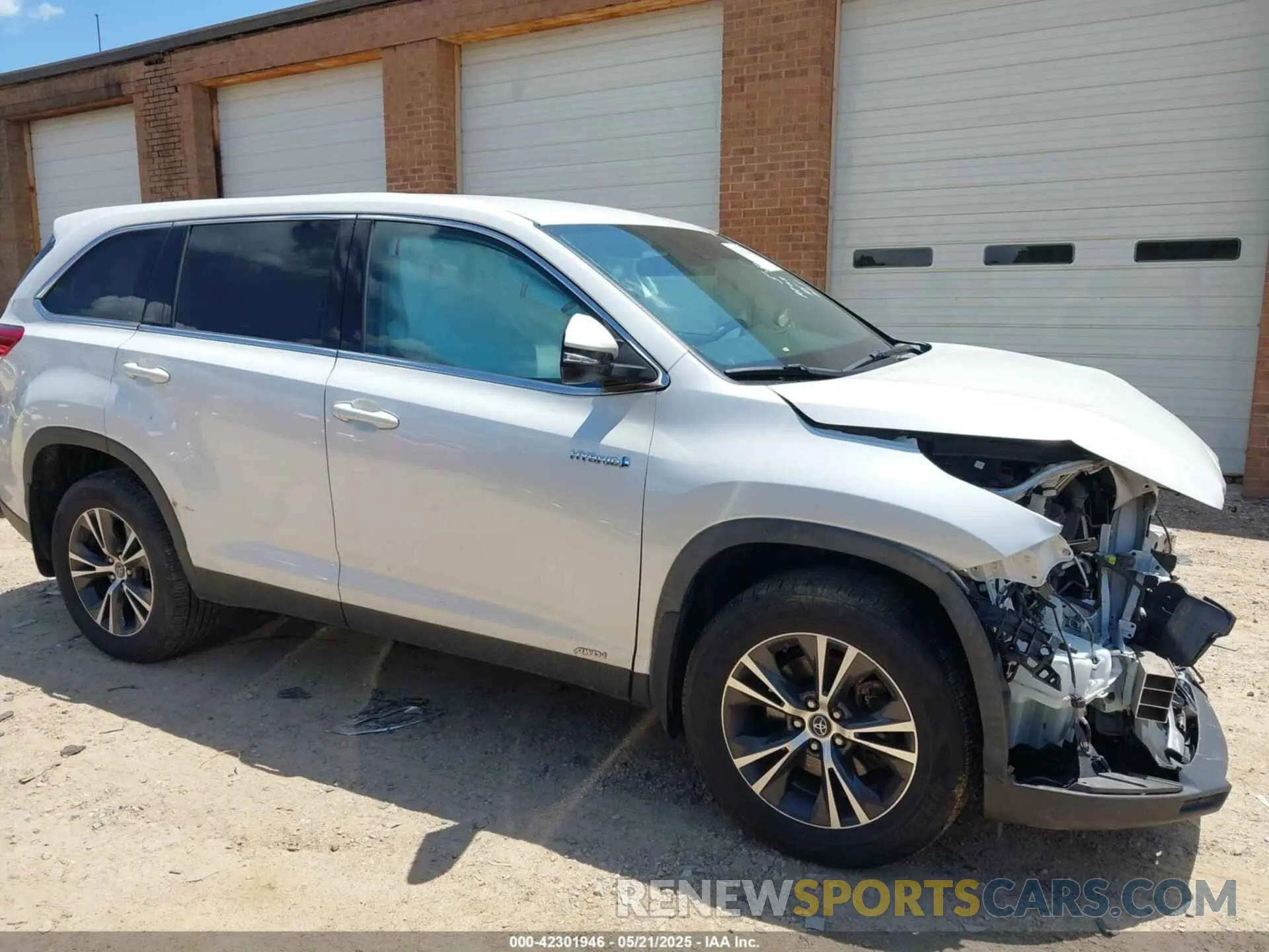 12 Photograph of a damaged car 5TDBGRFH6KS070611 TOYOTA HIGHLANDER HYBRID 2019