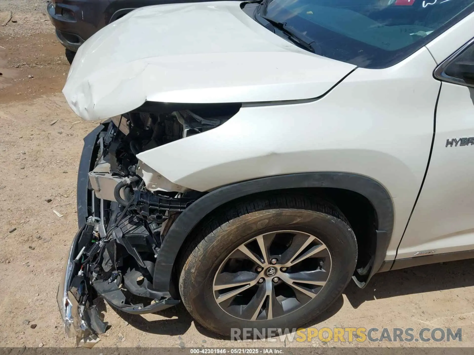 17 Photograph of a damaged car 5TDBGRFH6KS070611 TOYOTA HIGHLANDER HYBRID 2019