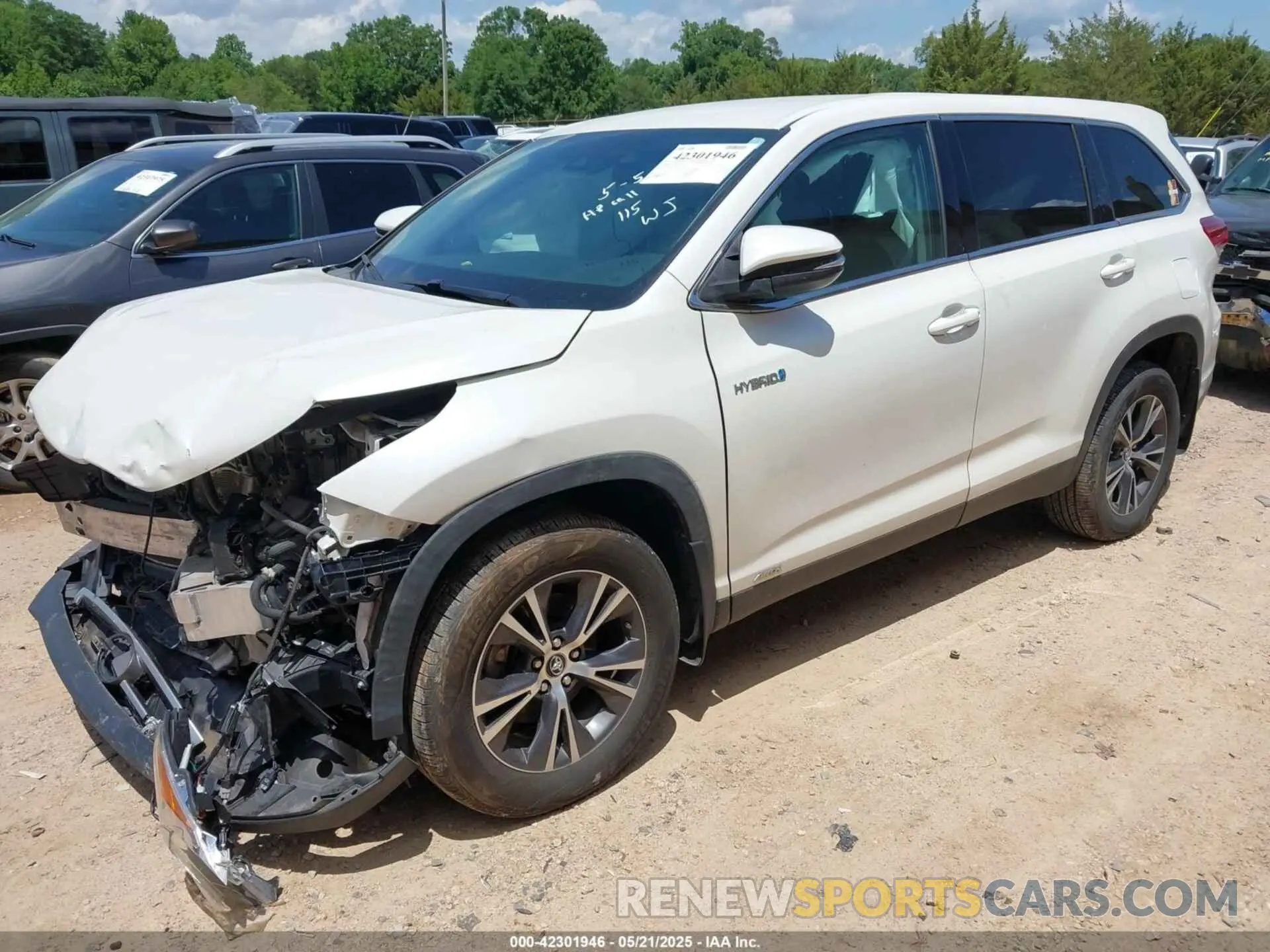 2 Photograph of a damaged car 5TDBGRFH6KS070611 TOYOTA HIGHLANDER HYBRID 2019