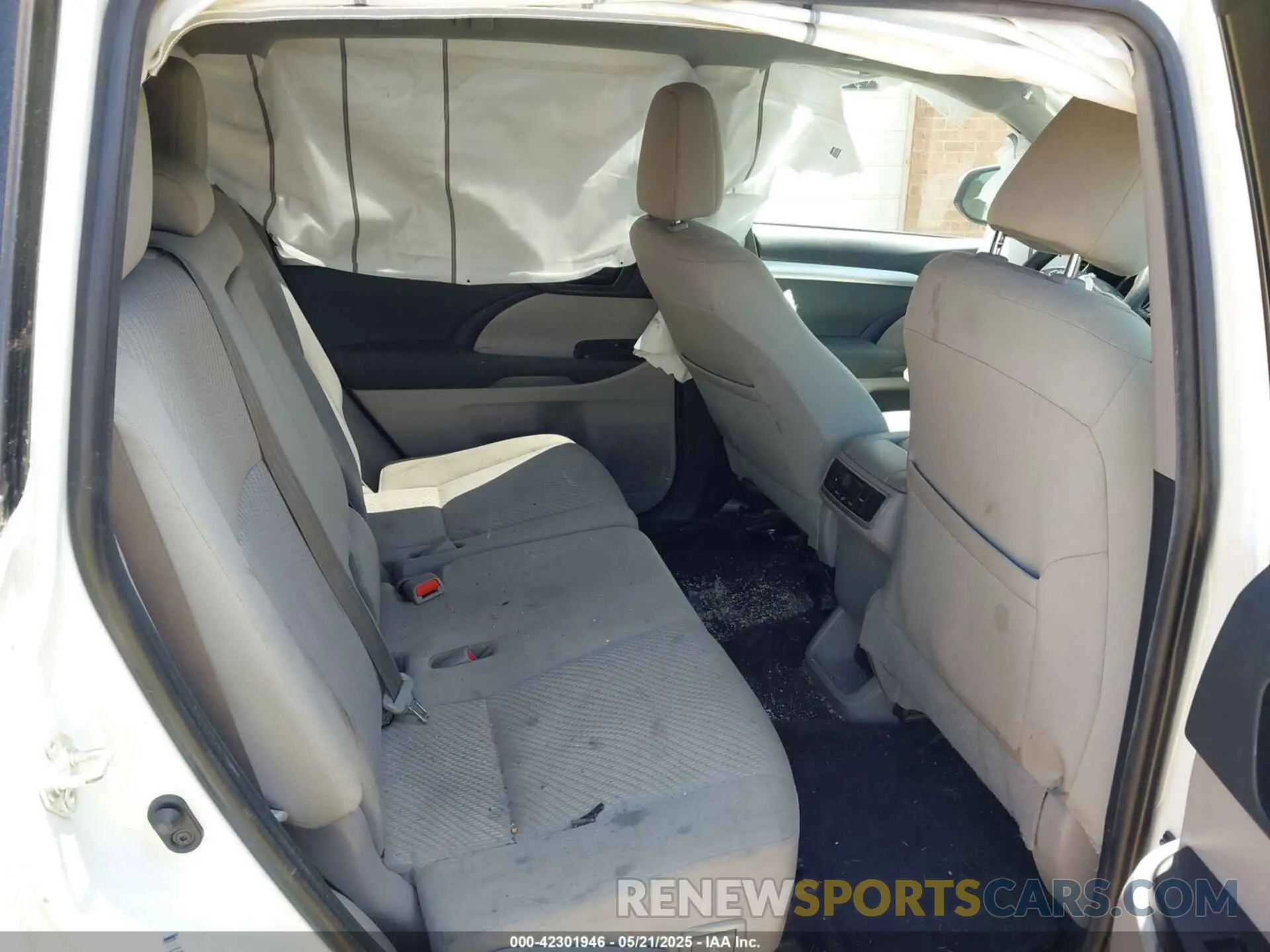 8 Photograph of a damaged car 5TDBGRFH6KS070611 TOYOTA HIGHLANDER HYBRID 2019