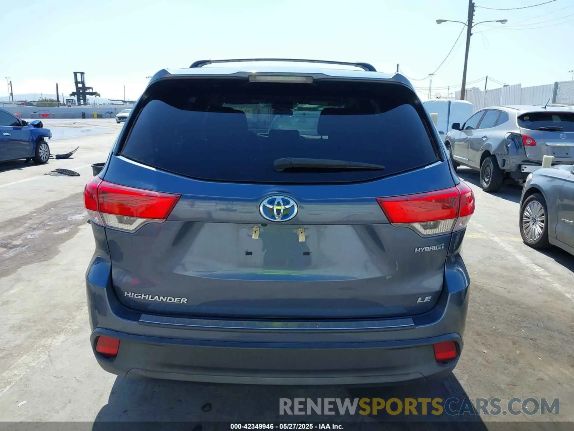 16 Photograph of a damaged car 5TDBGRFHXKS074774 TOYOTA HIGHLANDER HYBRID 2019
