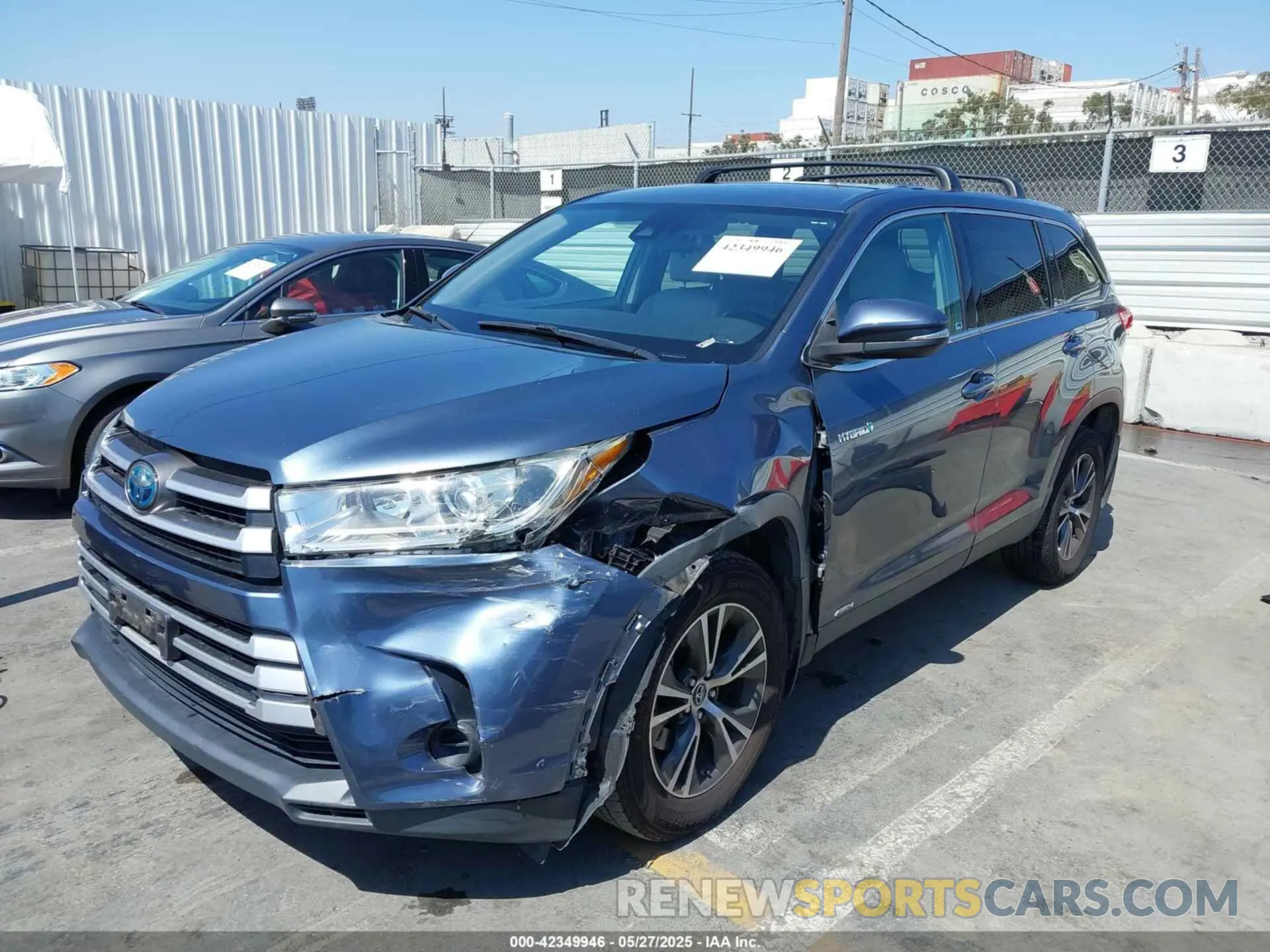 2 Photograph of a damaged car 5TDBGRFHXKS074774 TOYOTA HIGHLANDER HYBRID 2019