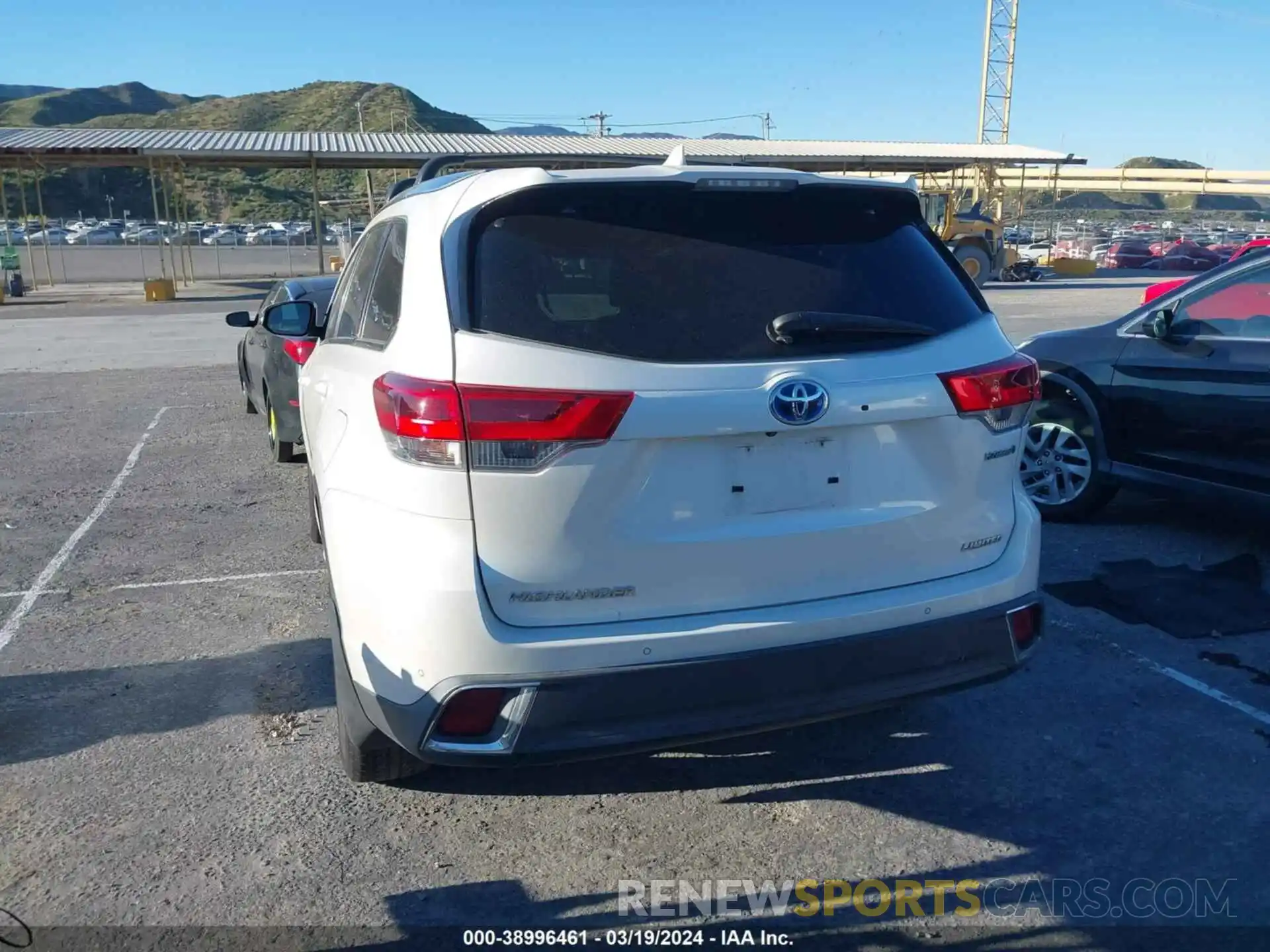 17 Photograph of a damaged car 5TDDGRFH0KS054896 TOYOTA HIGHLANDER HYBRID 2019