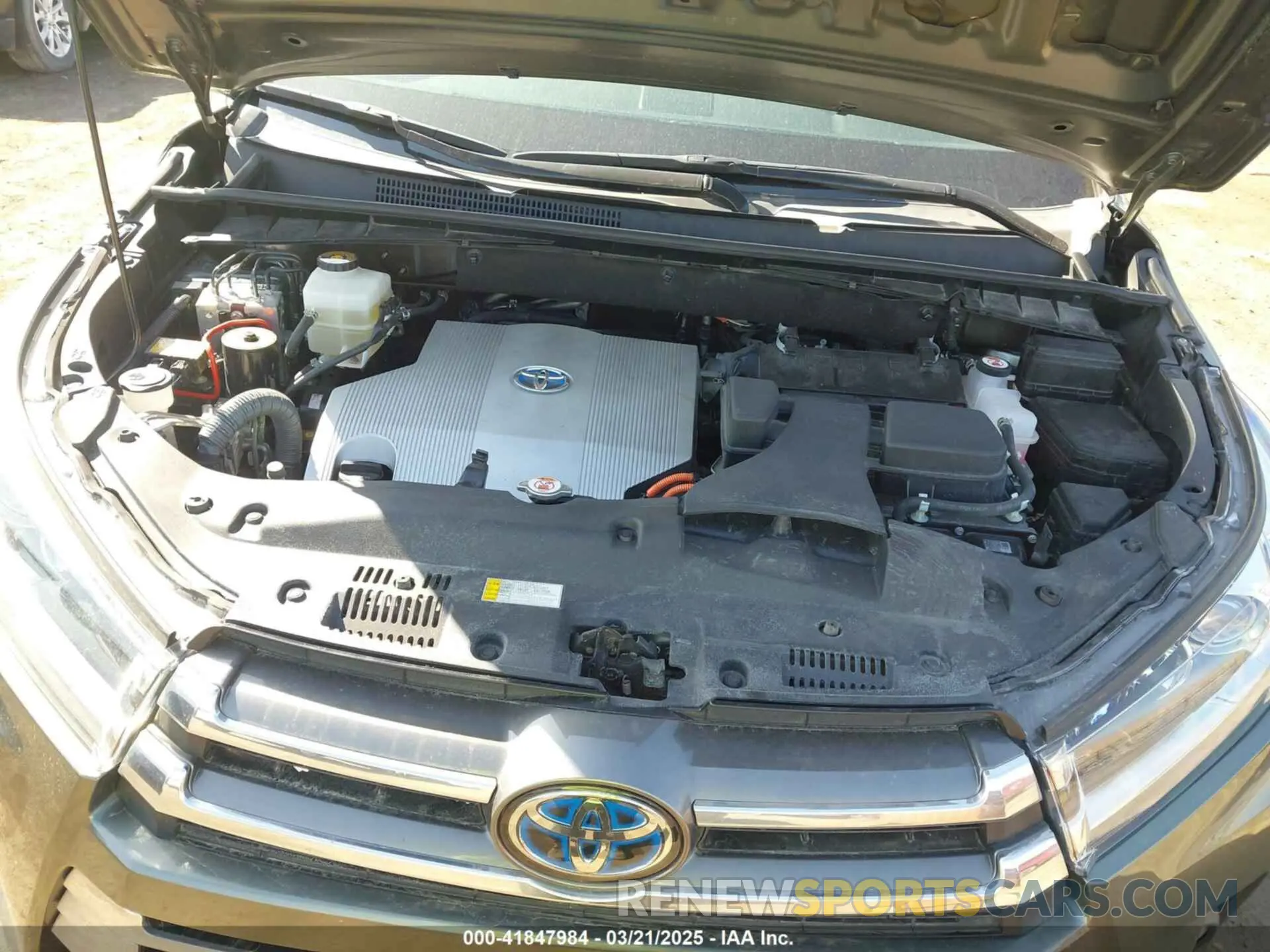 10 Photograph of a damaged car 5TDDGRFH1KS078527 TOYOTA HIGHLANDER HYBRID 2019
