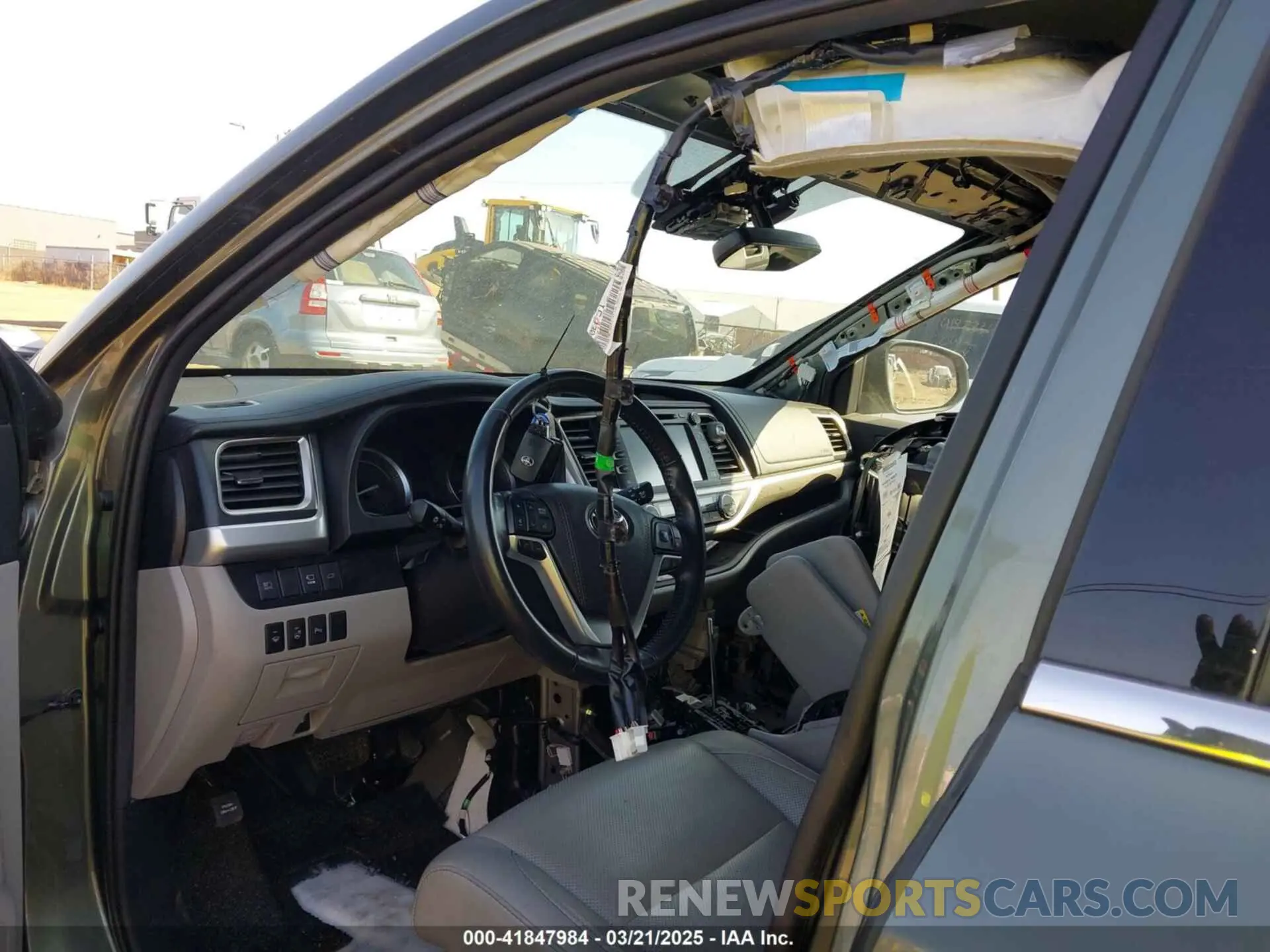 6 Photograph of a damaged car 5TDDGRFH1KS078527 TOYOTA HIGHLANDER HYBRID 2019