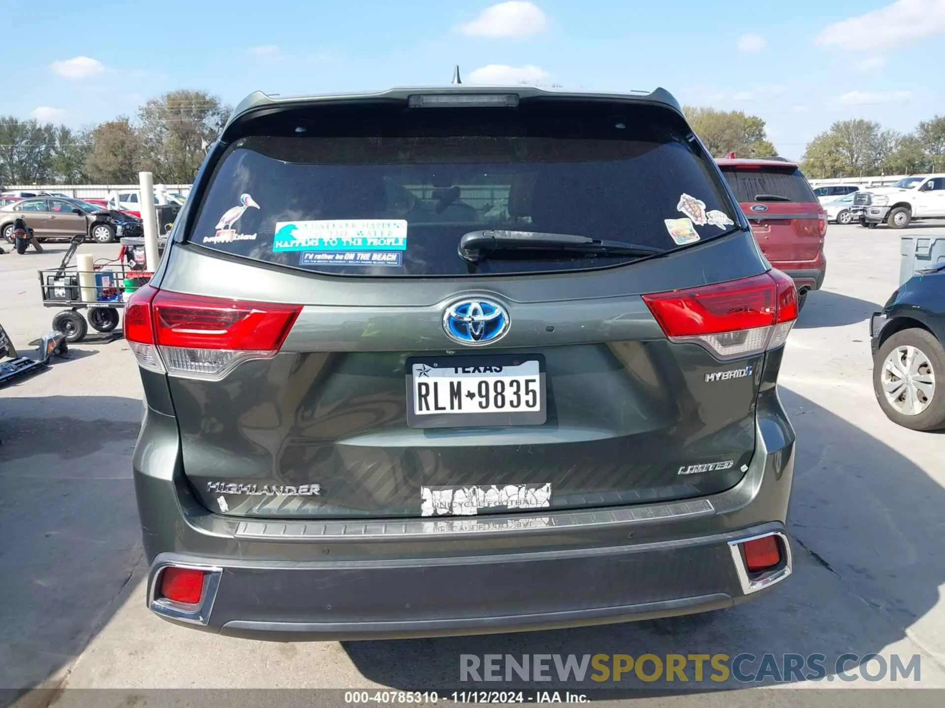 17 Photograph of a damaged car 5TDDGRFH3KS059610 TOYOTA HIGHLANDER HYBRID 2019