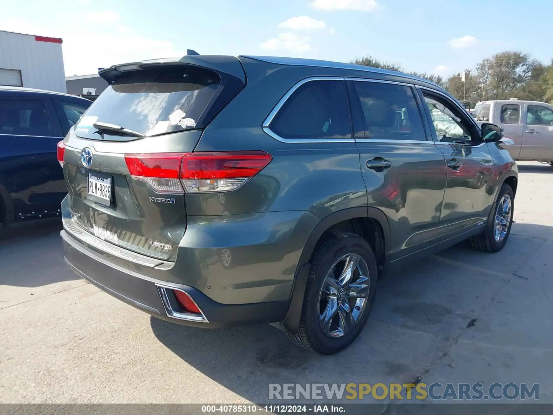 4 Photograph of a damaged car 5TDDGRFH3KS059610 TOYOTA HIGHLANDER HYBRID 2019