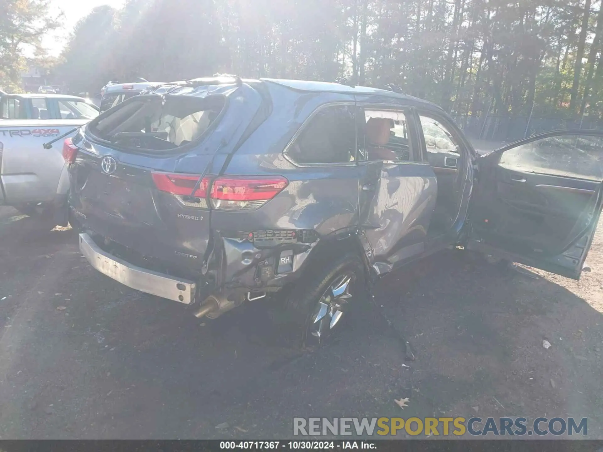 4 Photograph of a damaged car 5TDDGRFH7KS073820 TOYOTA HIGHLANDER HYBRID 2019