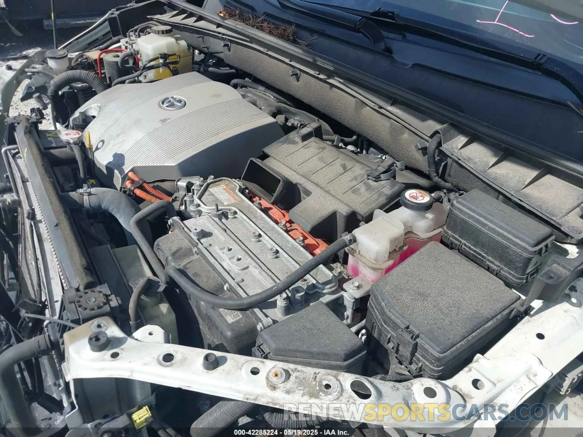 10 Photograph of a damaged car 5TDDGRFH9KS053293 TOYOTA HIGHLANDER HYBRID 2019